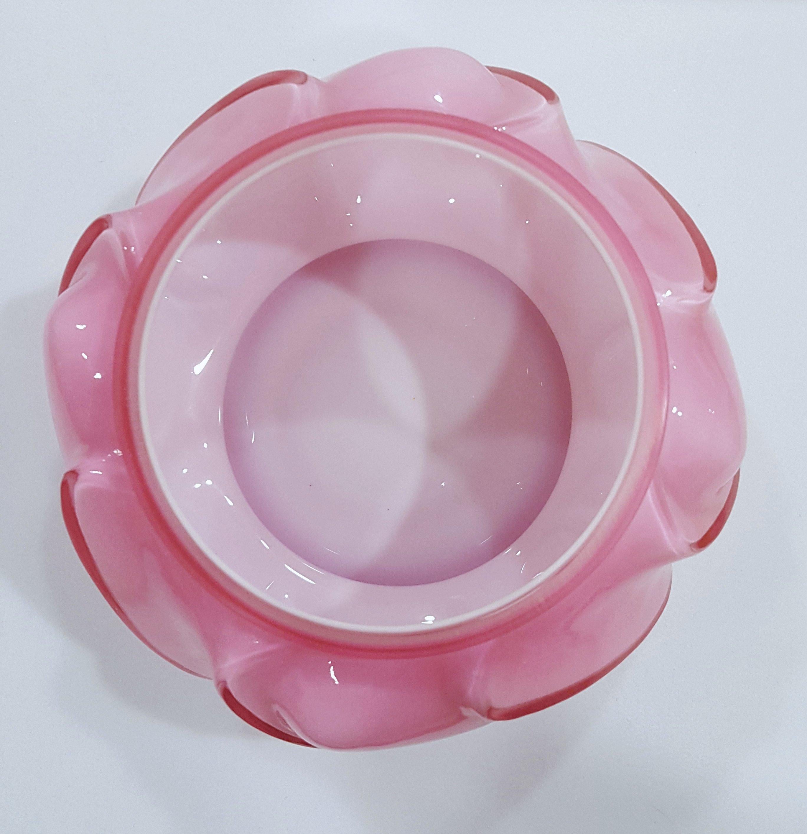 Other Fenton cased glass bowl, beautiful pink exterior, white interior For Sale