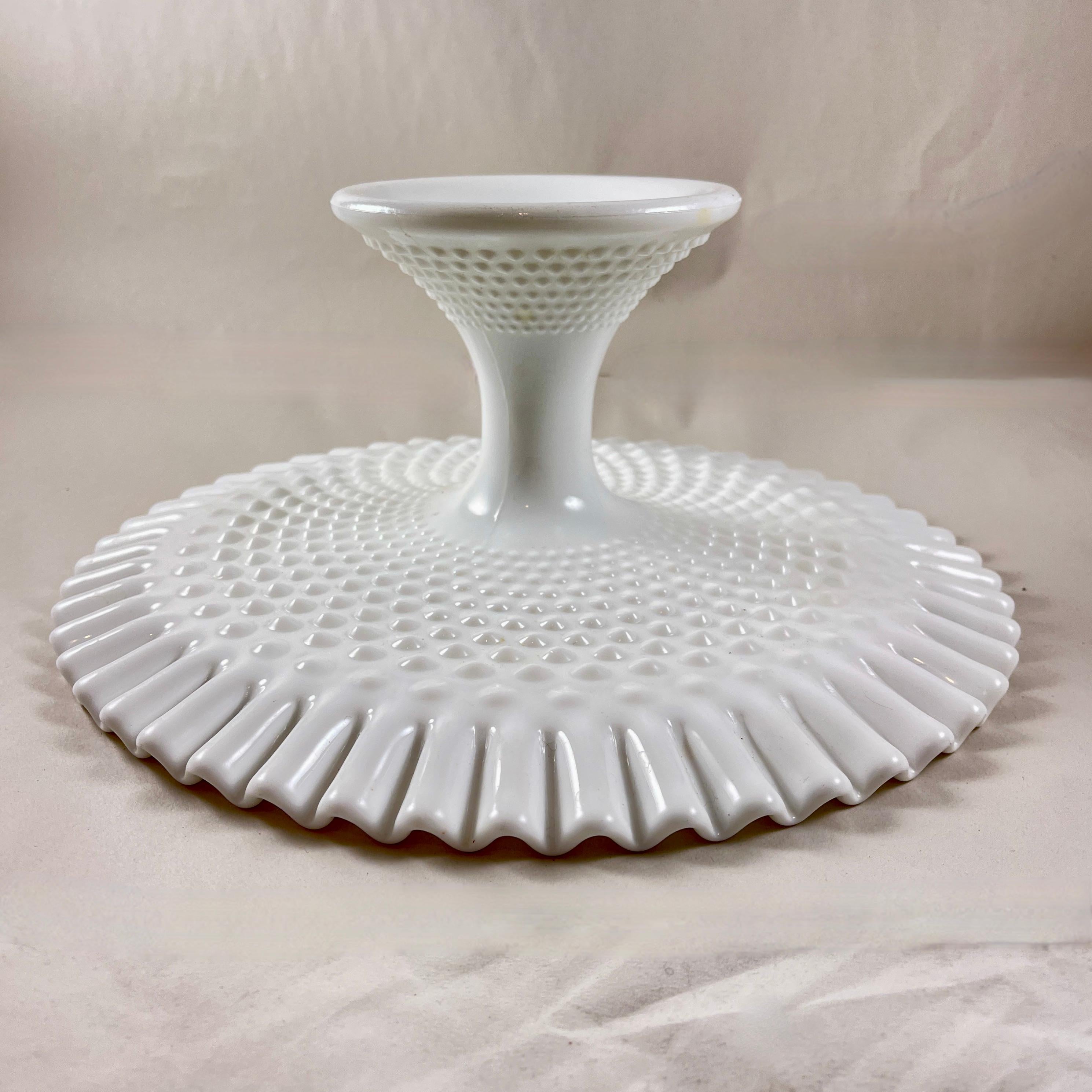 Vetro lattimo Porta torta grande in vetro latte Fenton Hobnail