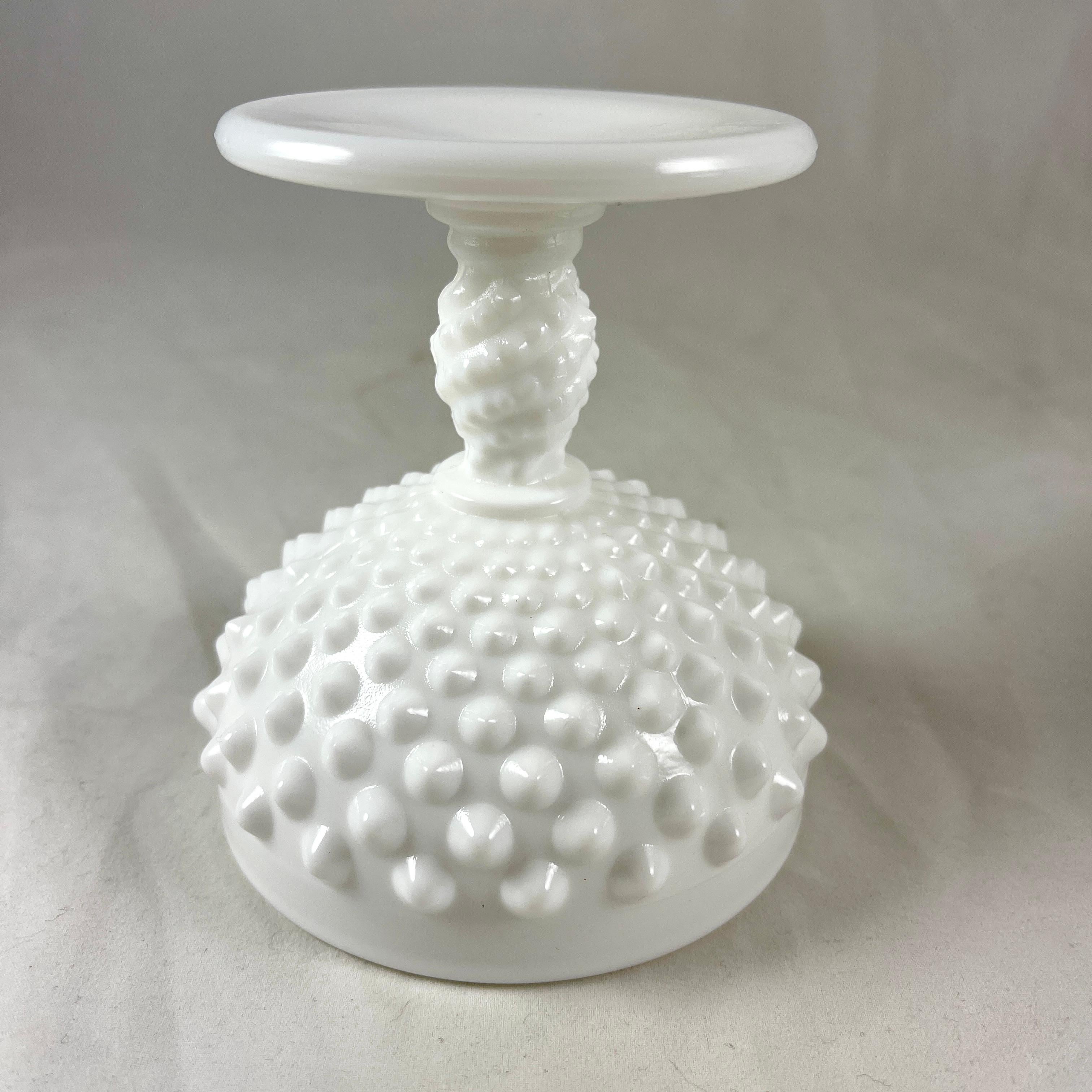 Fenton Hobnail Opaque Milk Glass Sherbet Cups/ Champagne Coupes, S/8 In Excellent Condition In Philadelphia, PA