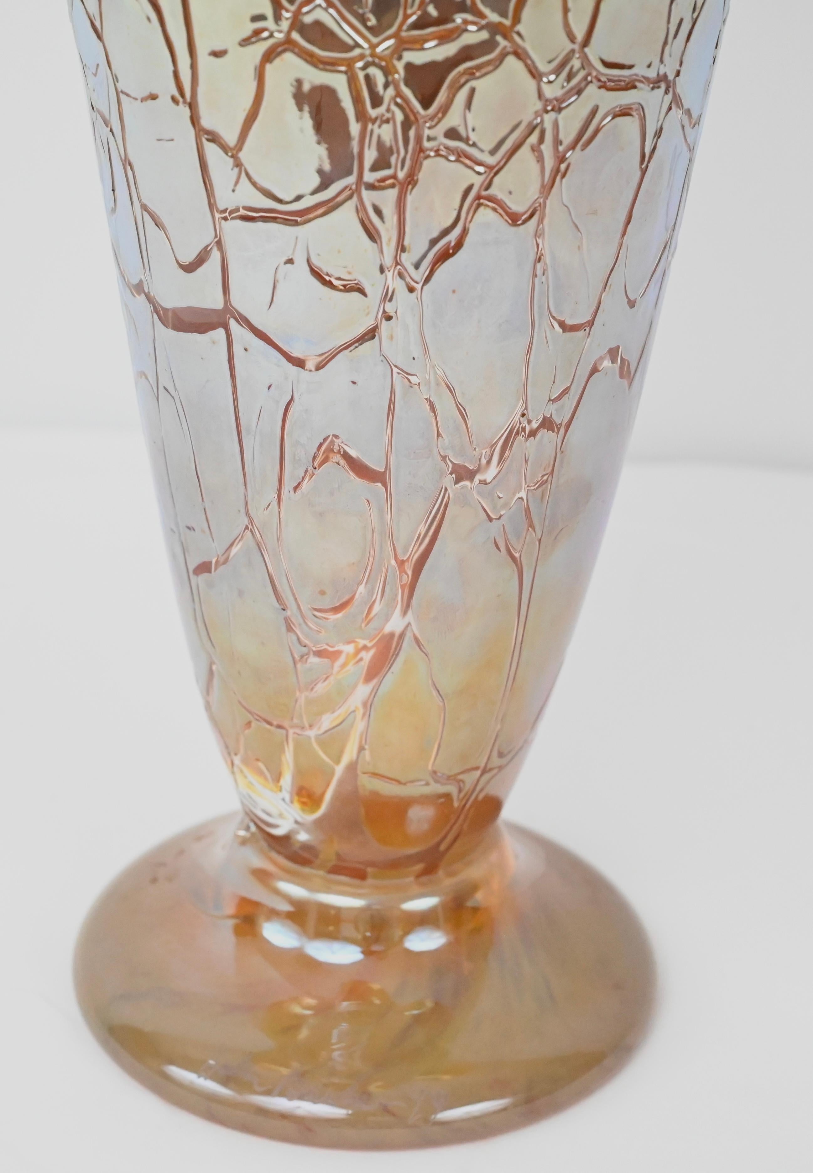 American Fenton Style Art Glass Vase in the Manner of Murano  For Sale