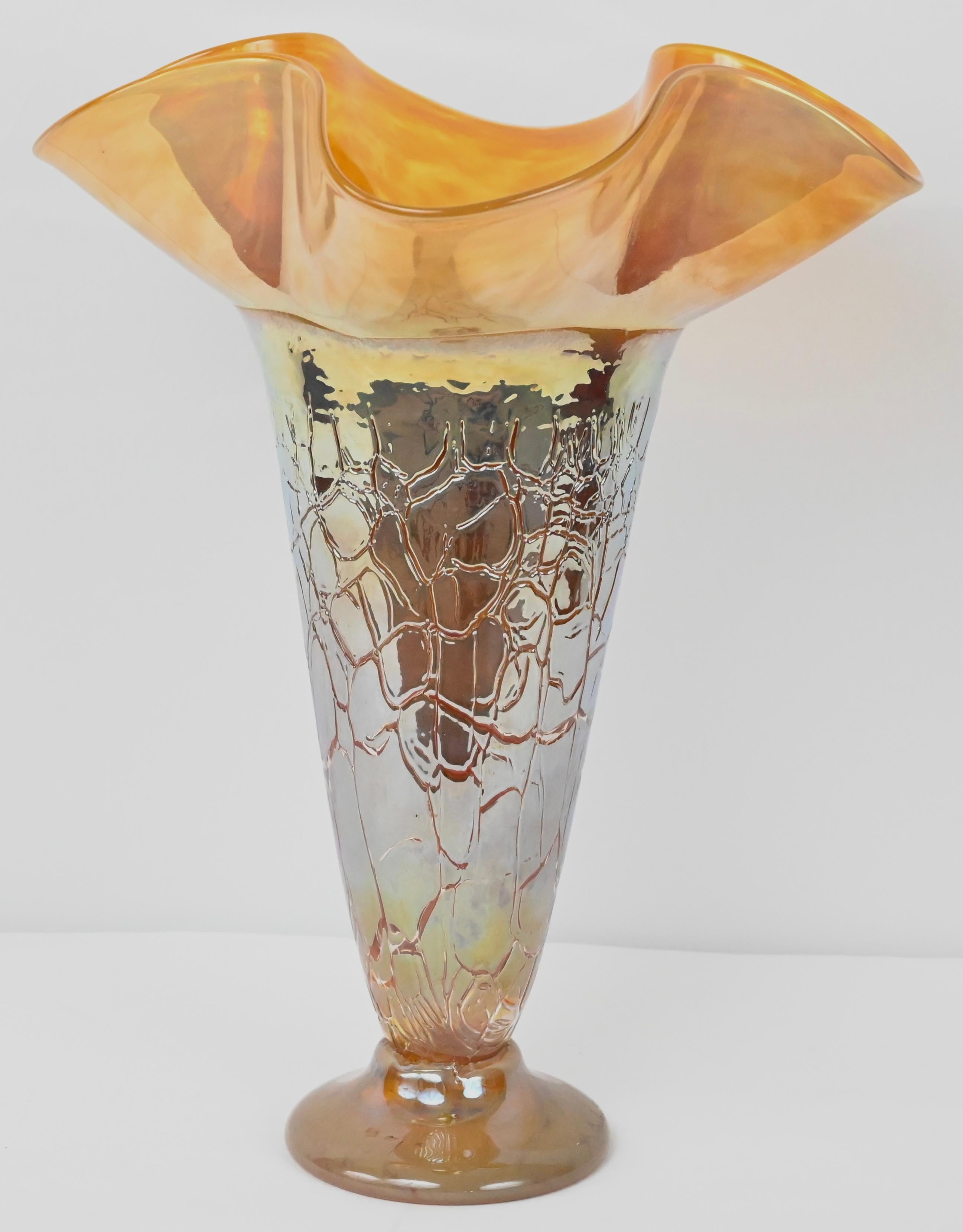 Hand-Crafted Fenton Style Art Glass Vase in the Manner of Murano  For Sale