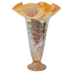 Fenton Style Art Glass Vase in the Manner of Murano 