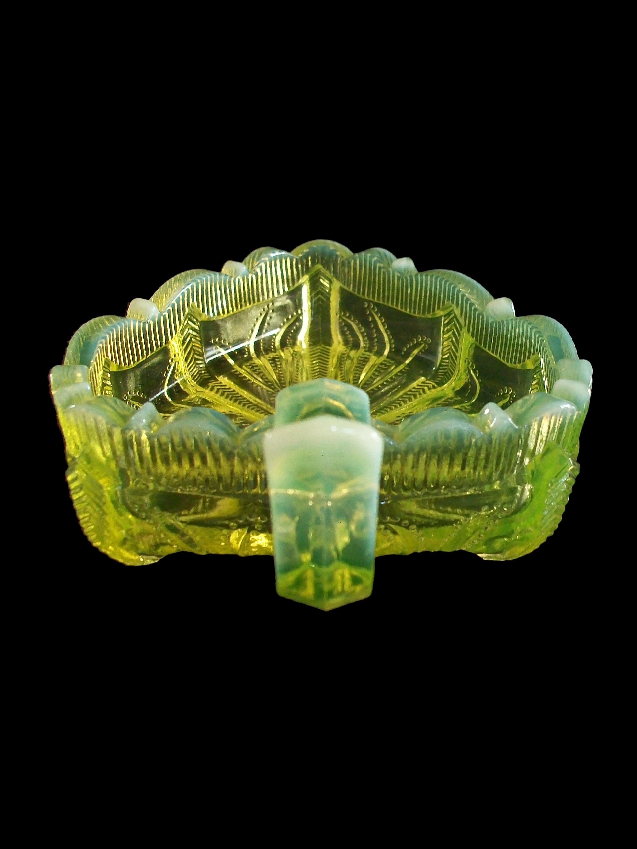 Fenton, Opalescent Yellow Vaseline Glass Cactus Leaf Dish, U.S., 20th Century For Sale 2
