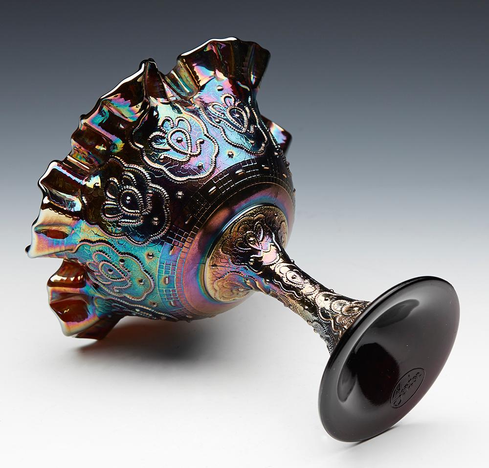 Fatto a mano Ciotola con piedistallo in vetro di Carnevale Fenton Persian Medallion Amethyst in vendita