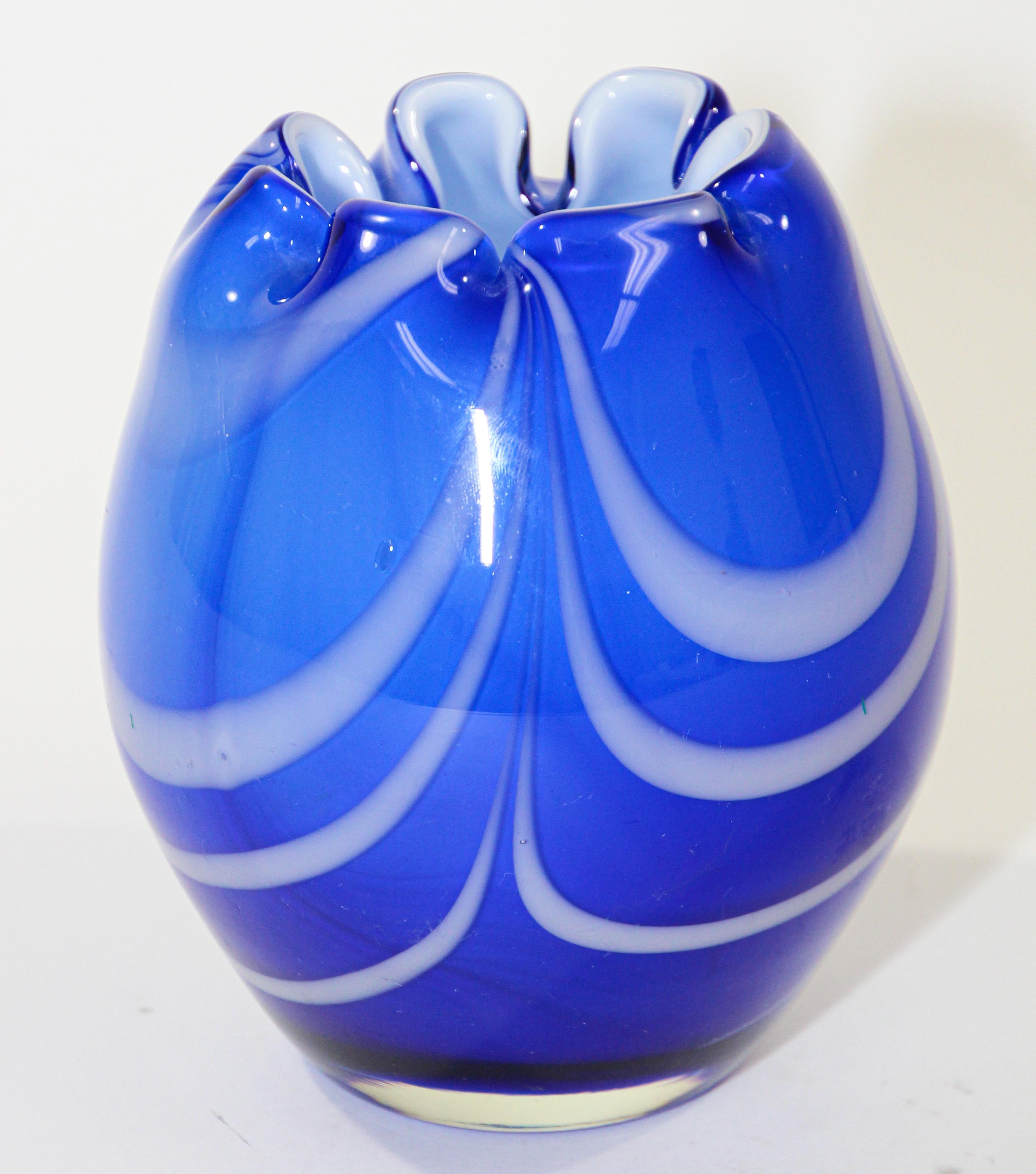 Fenton Robert Barber Blue & White Hand Blown Vase 3