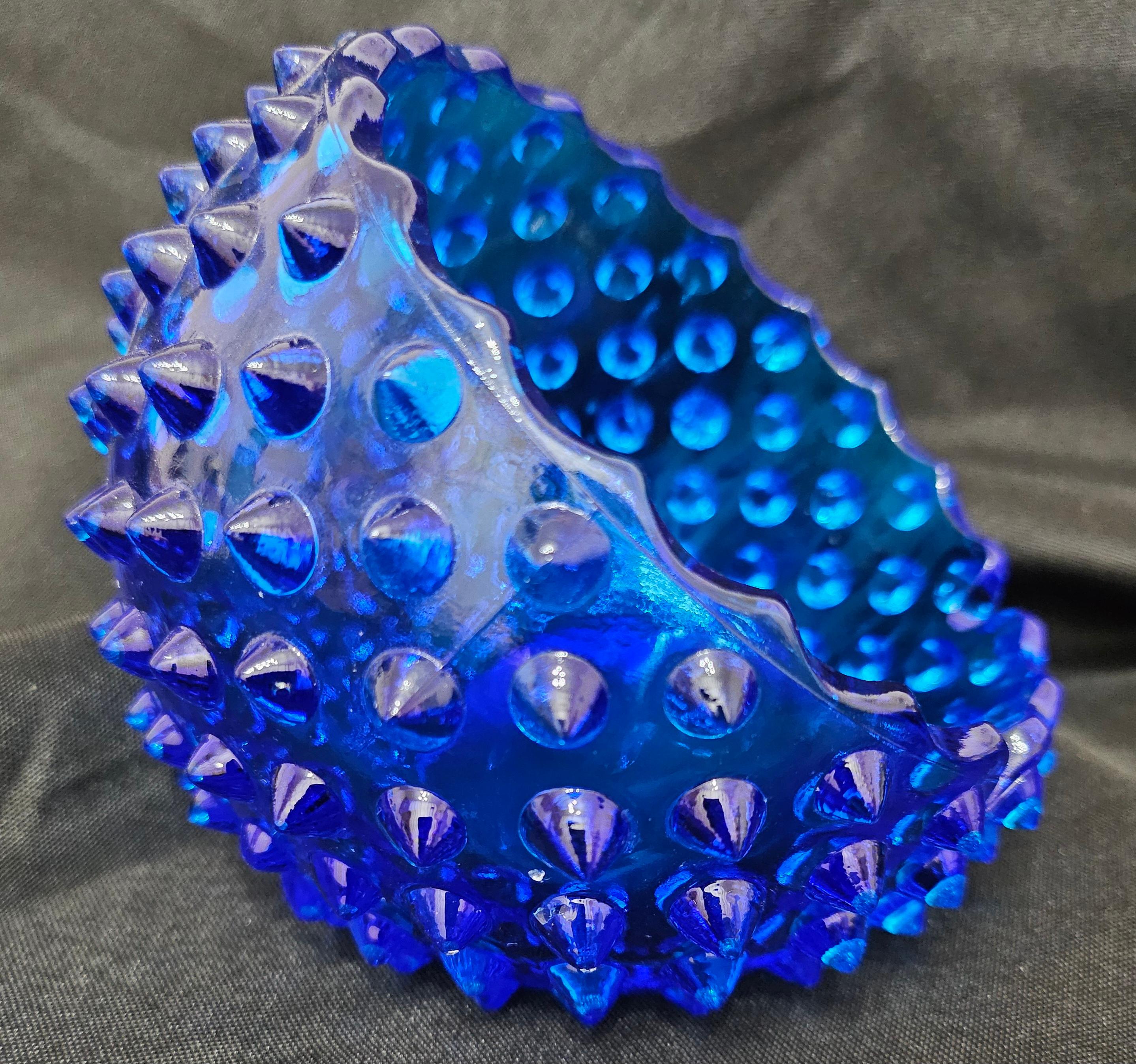 OFERTA DE CIERRE Fenton Royal Blue Hobnail Orb, Cenicero / Cuenco / Vasija en forma de bola Presionado en venta
