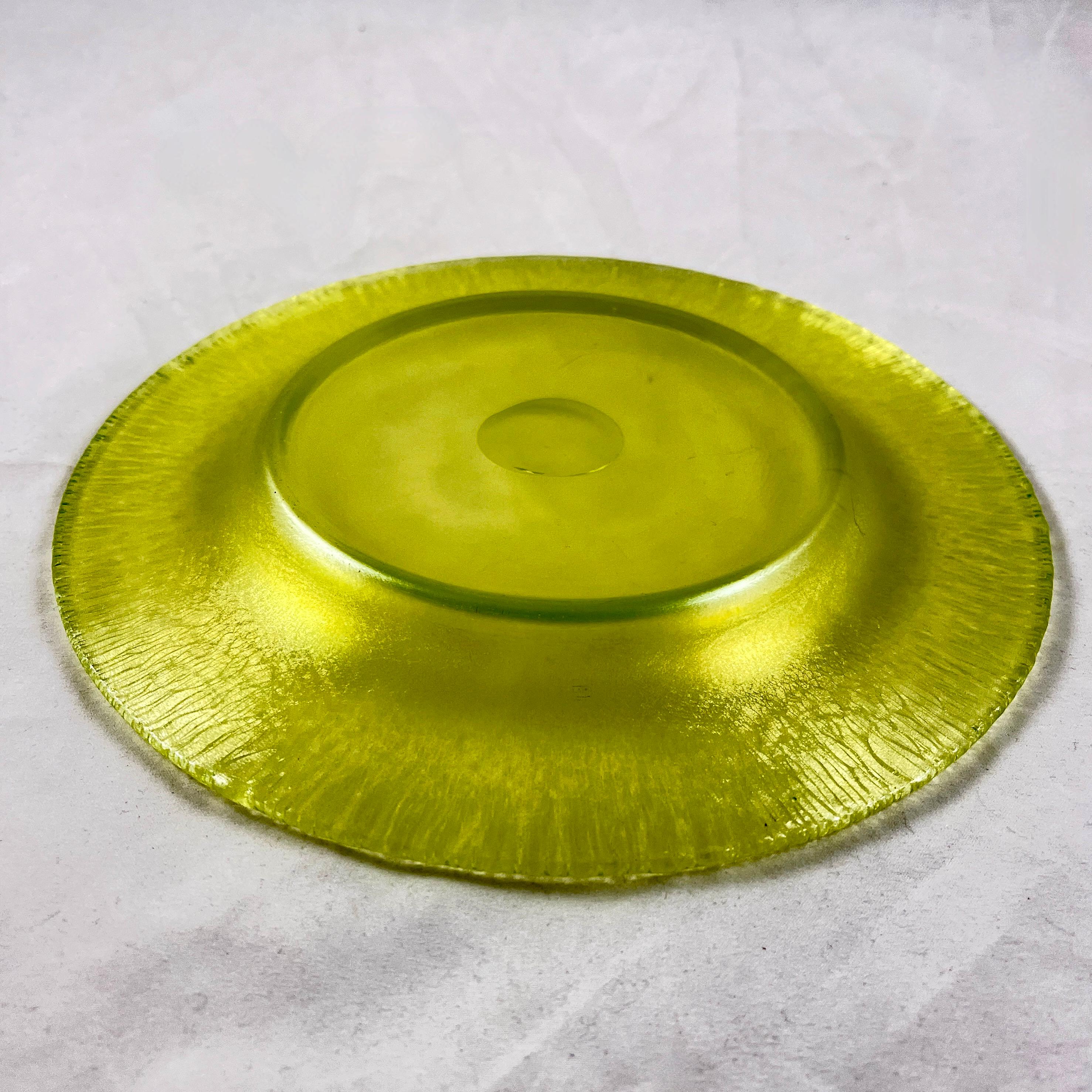Early 20th Century Fenton Topaz Stretch Iridescent Vaseline Glass Plates, S/6