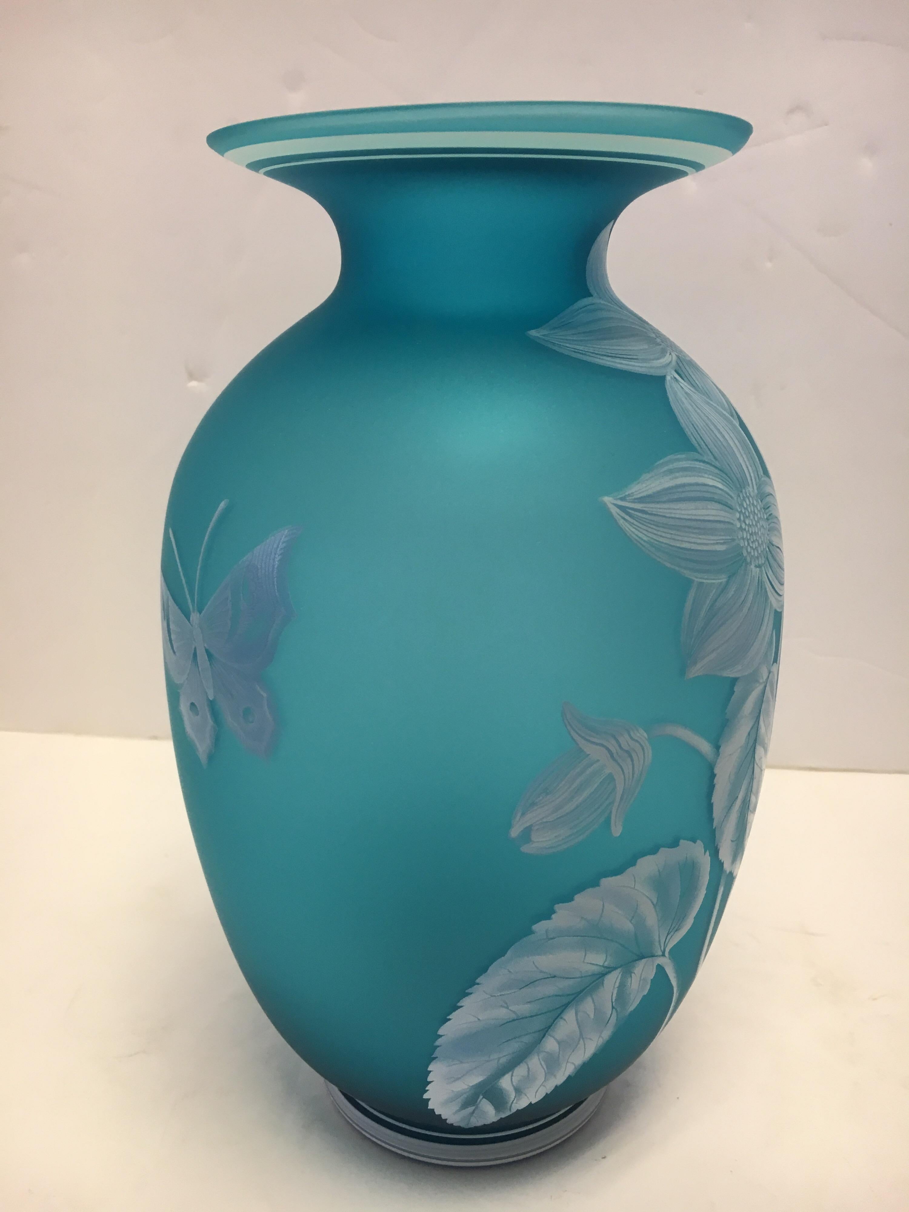 Fenton Vase Blue Turquoise In Good Condition In West Hartford, CT