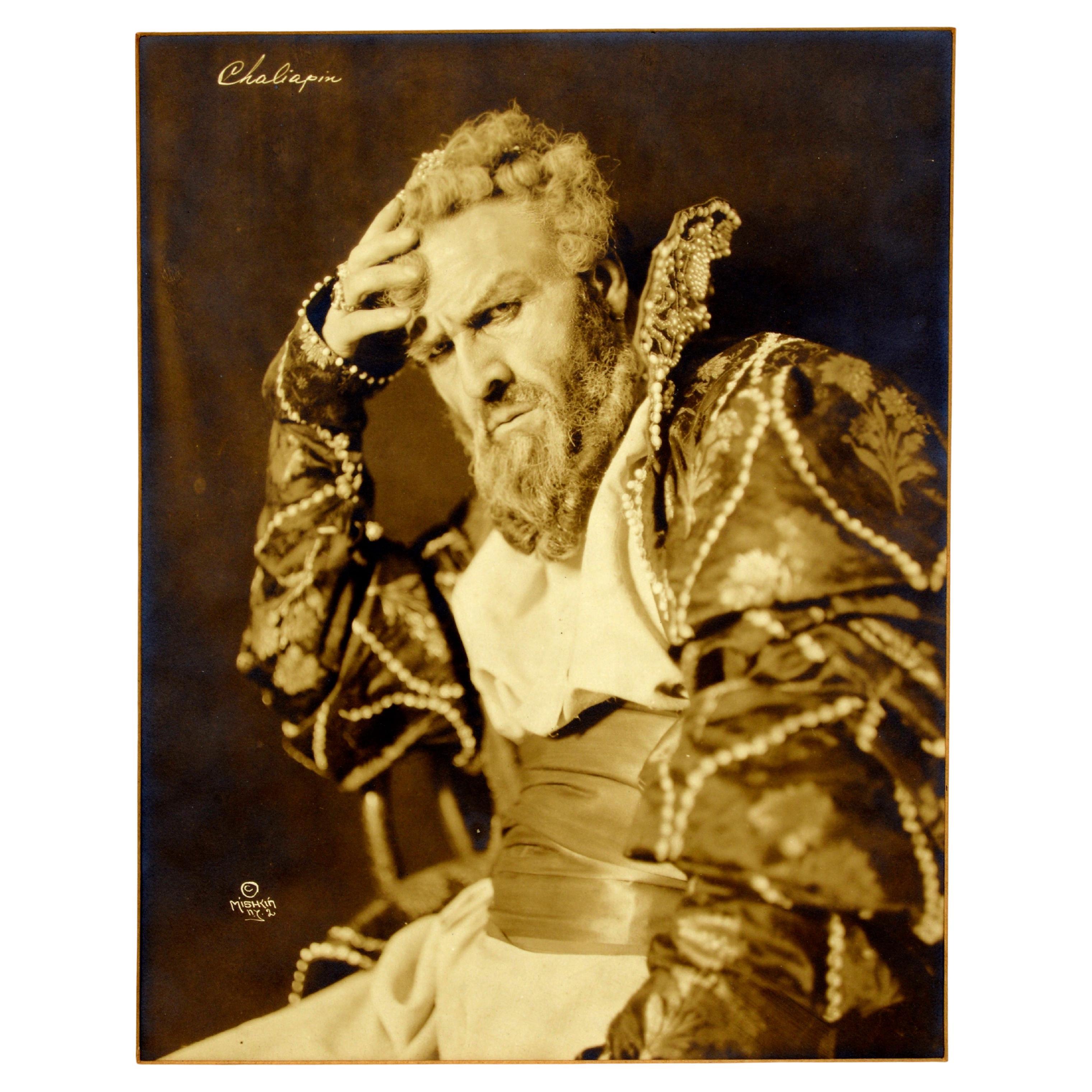 Feodor Chaliapin, vers 1925 sous le nom de Boris Godunov, photo autorisée par H. Mishkin en vente