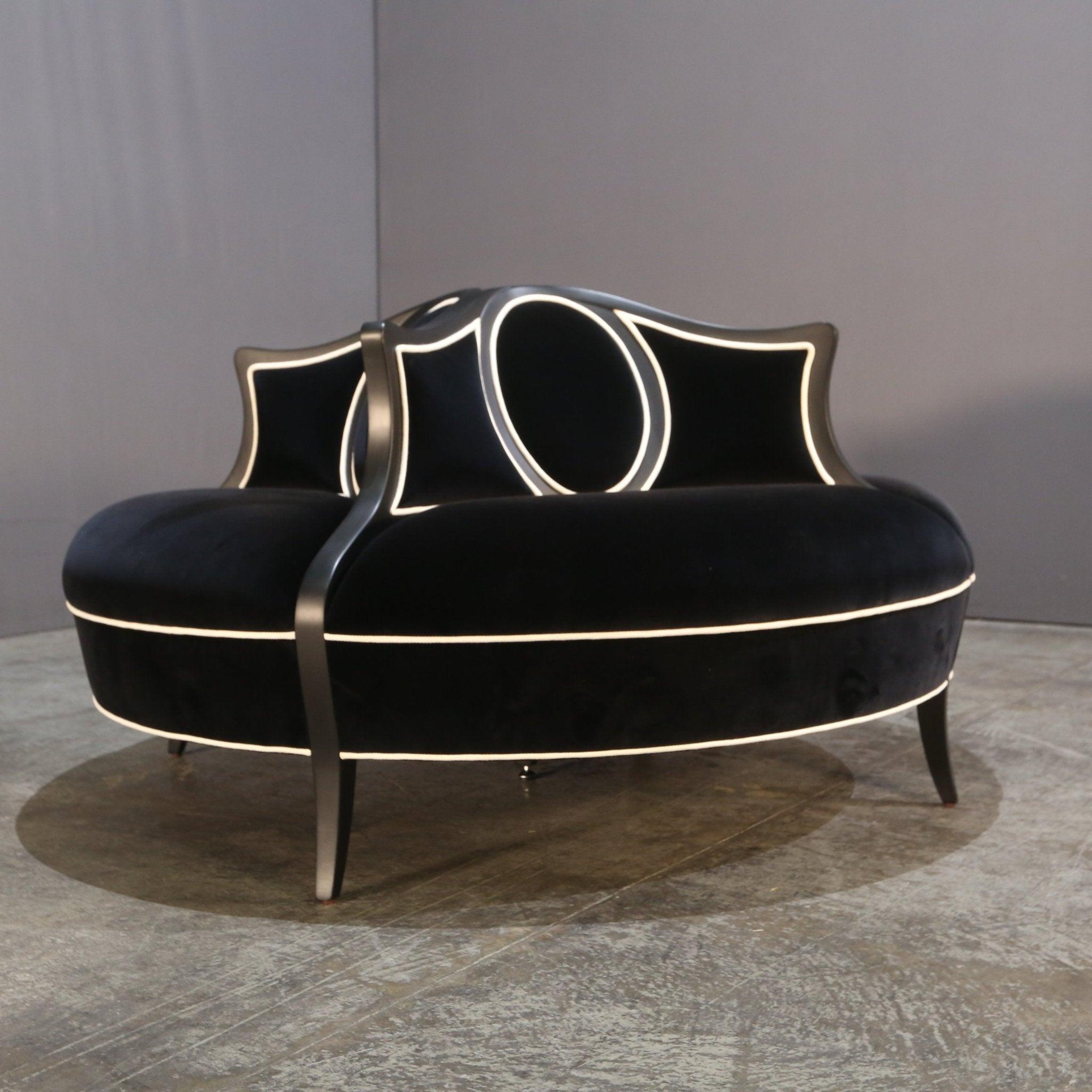Féraud Round Chaise by Christopher Guy 3