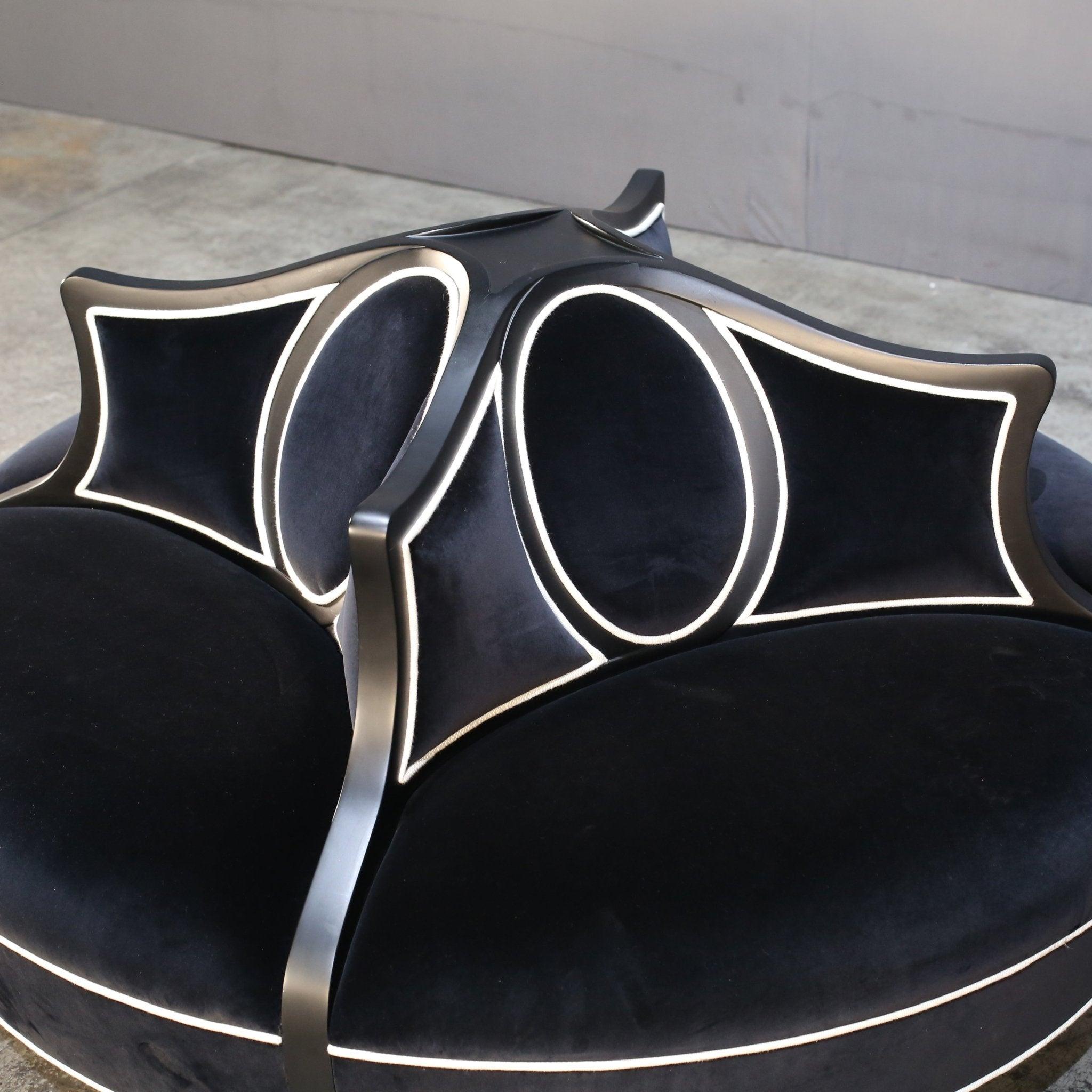 Modern Féraud Round Chaise by Christopher Guy