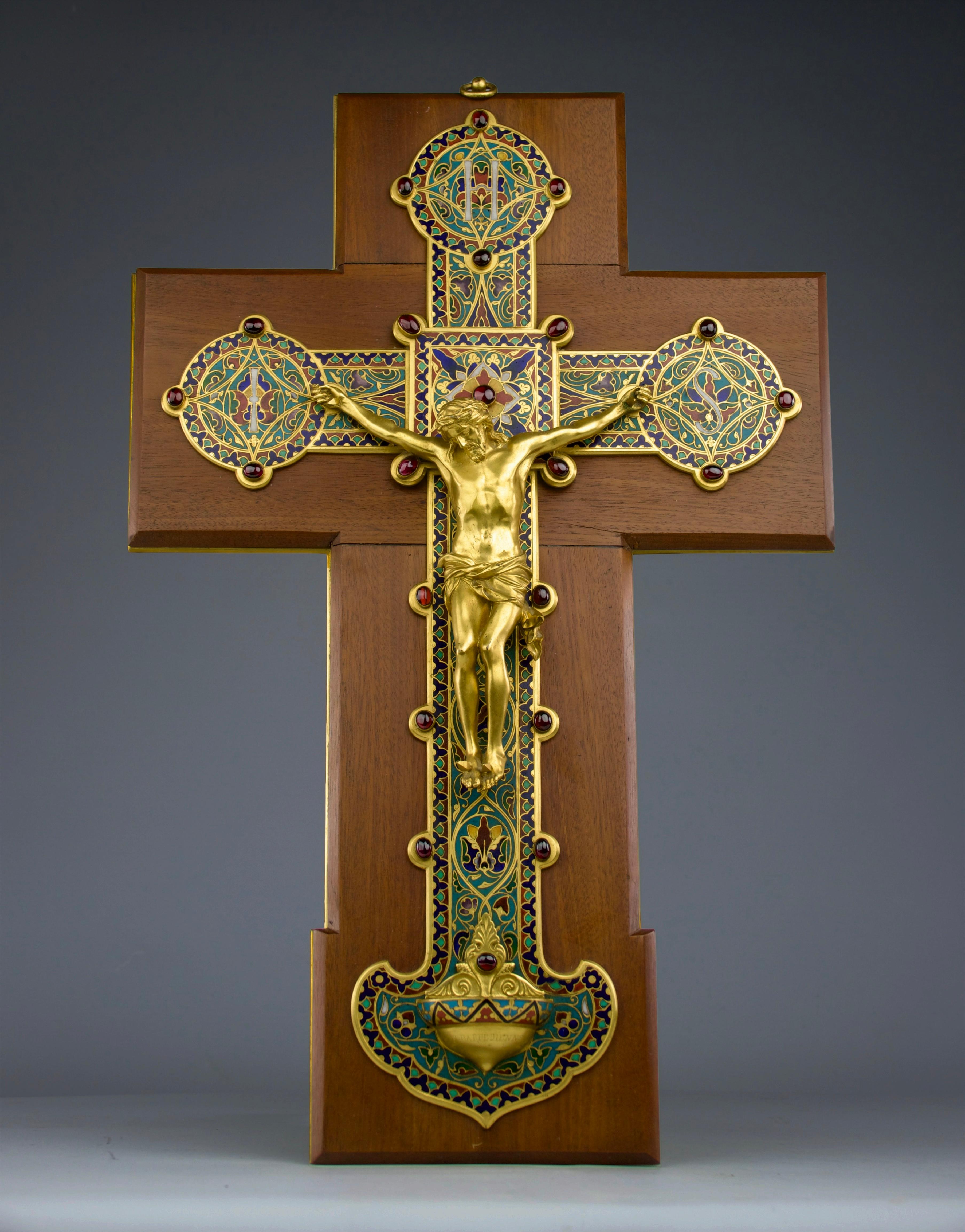 Romantique Ferdinand Barbedienne, Crucifix Arabesque en émail cloisonné, France, XIXe siècle en vente