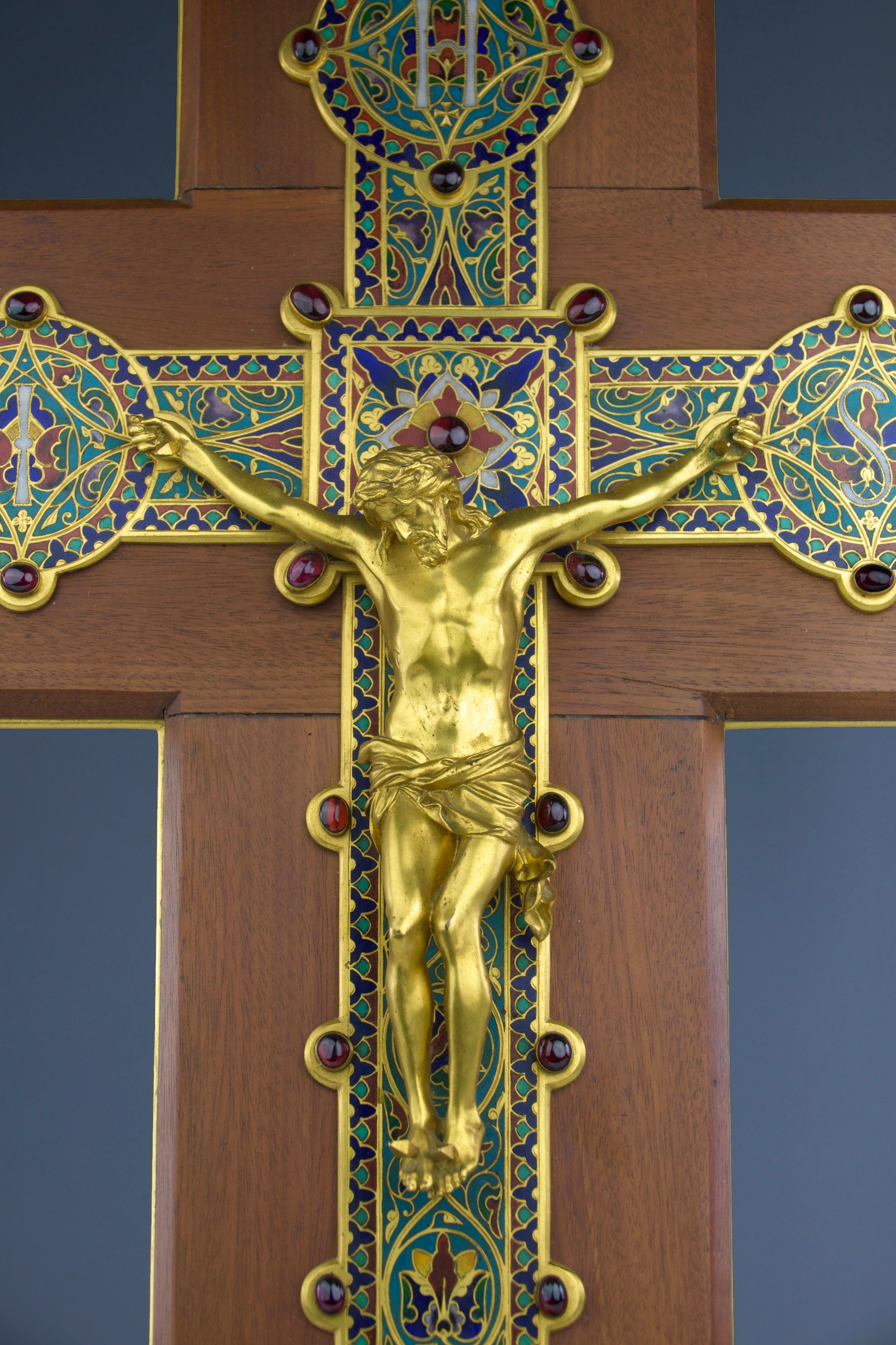 Ferdinand Barbedienne, Cloisonné Enamel Arabesque Crucifix, France 19th Century In Good Condition In PARIS, FR