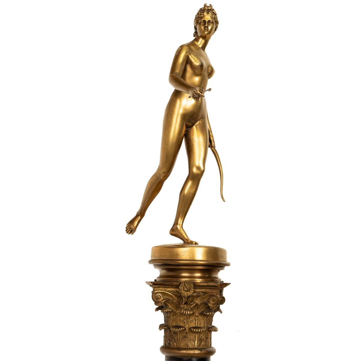 Ancienne statue française du Grand Tour en bronze doré sur colonne Diane la chasseuse 1838 en vente 6