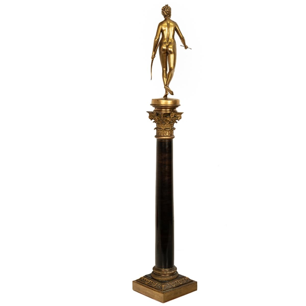 Ancienne statue française du Grand Tour en bronze doré sur colonne Diane la chasseuse 1838 en vente 2