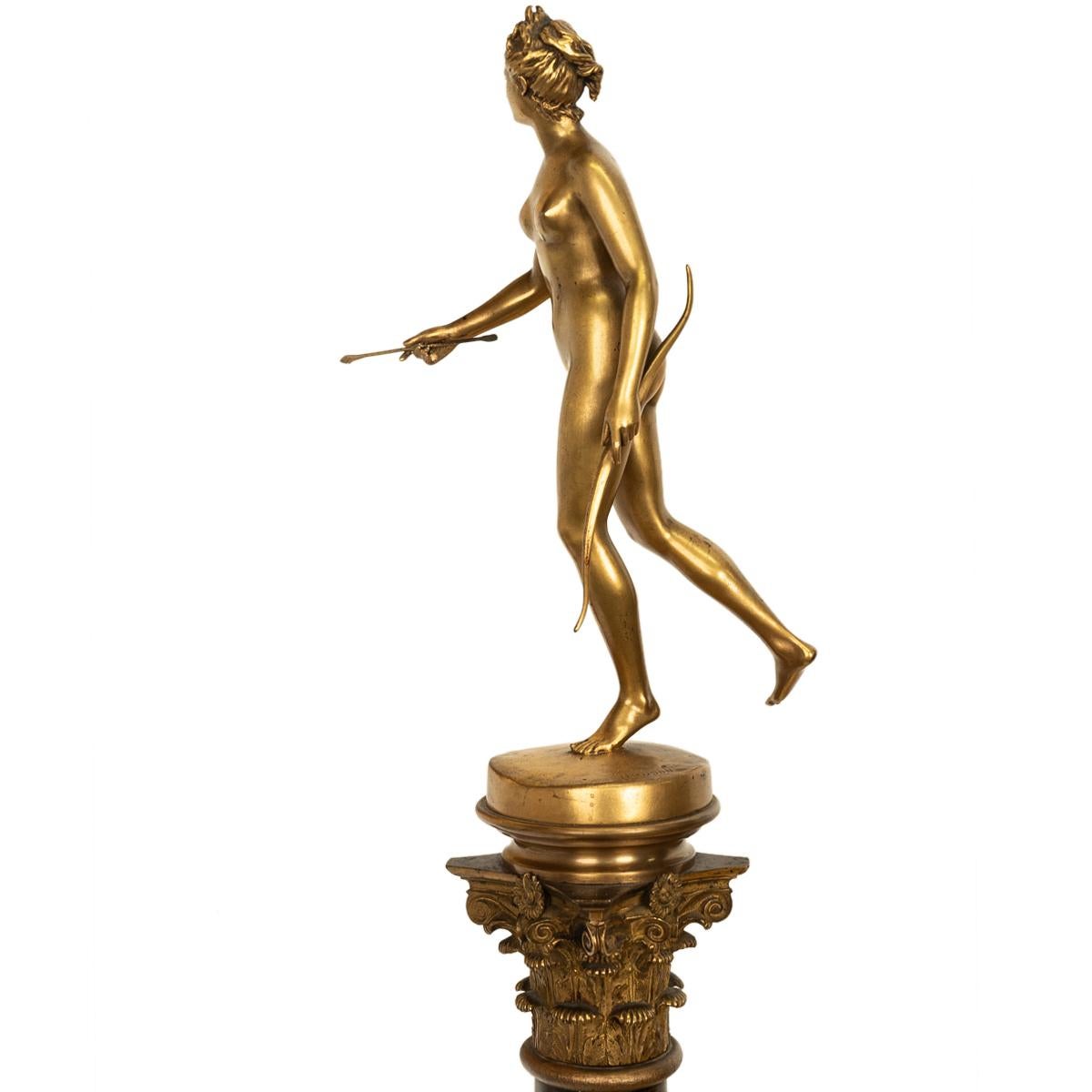 Antike französische Grand Tour-Statue der Jägerin Diana aus vergoldeter Bronze auf der Säule Diana, 1838 im Angebot 5