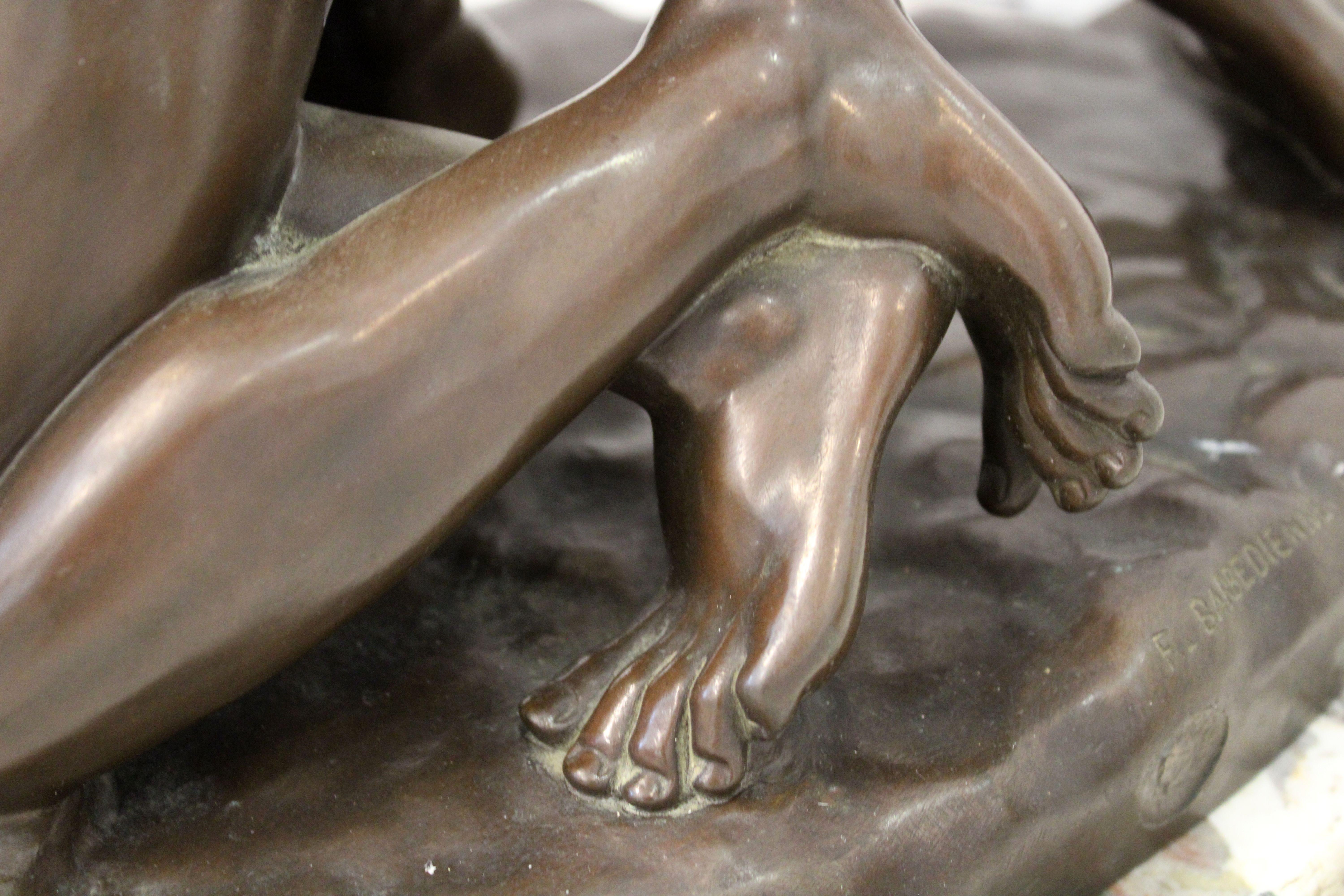 Luchadores. Bronce patinado, h 39 cm + 4 cm pedestal, an 46 cm l 27 cm en venta 9