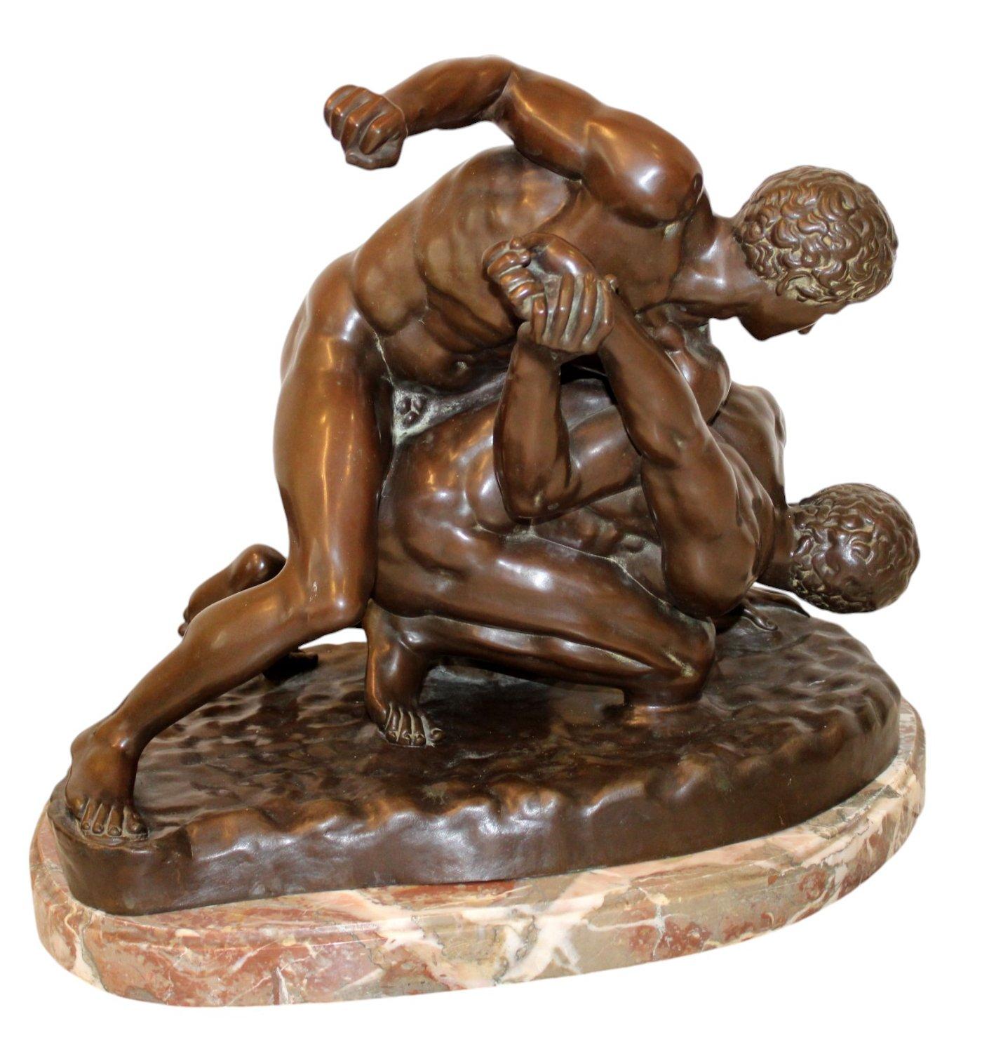 Luchadores. Bronce patinado, h 39 cm + 4 cm pedestal, an 46 cm l 27 cm

Ferdinand Barbedienne (1810-1892)