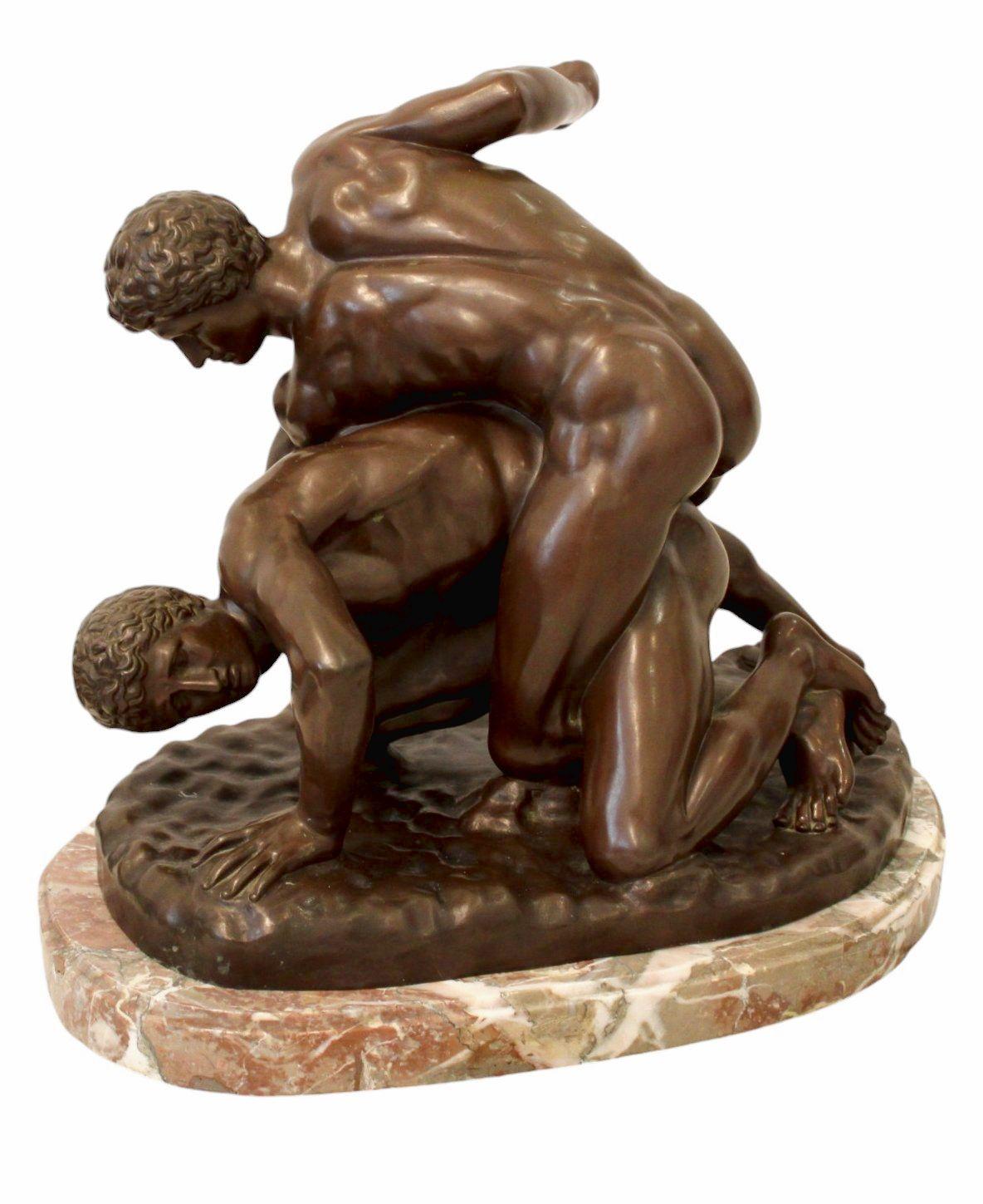 Lutteurs. Bronze patiné, H 39 cm + 4 cm piédestal, L 46 cm l 27 cm