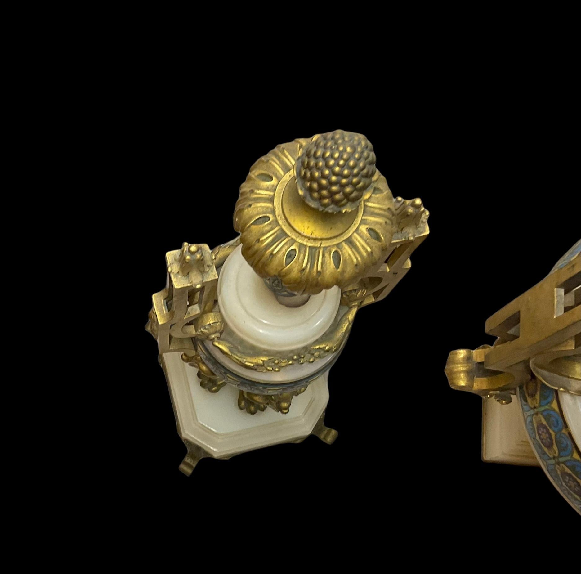 Ensemble de garnitures en onyx champlevé montées sur bronze doré Ferdinand Barbedienne en vente 4