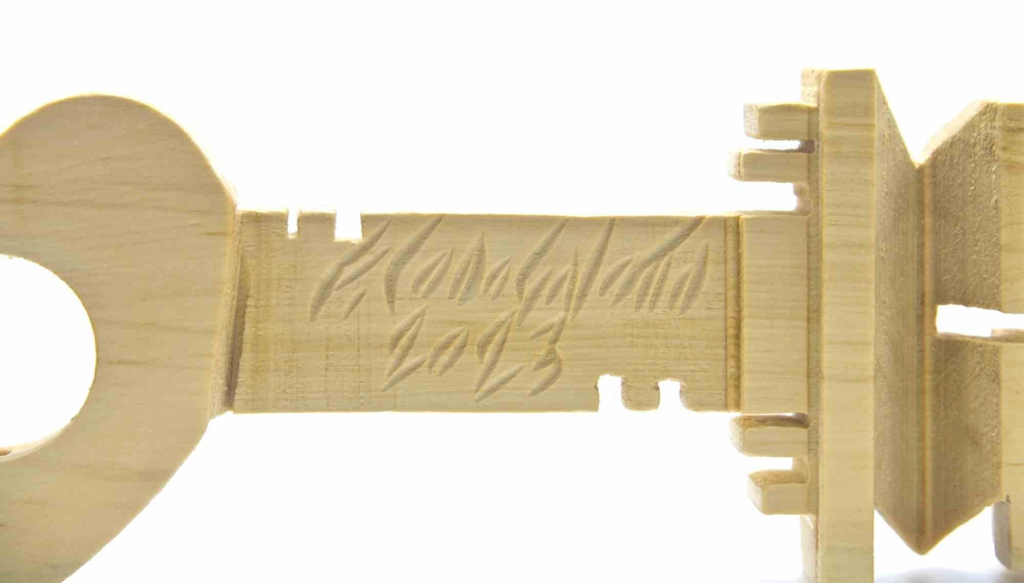 La chiave del cuore - Scultura in legno di Ferdinando Codognotto - 2023 in vendita 2