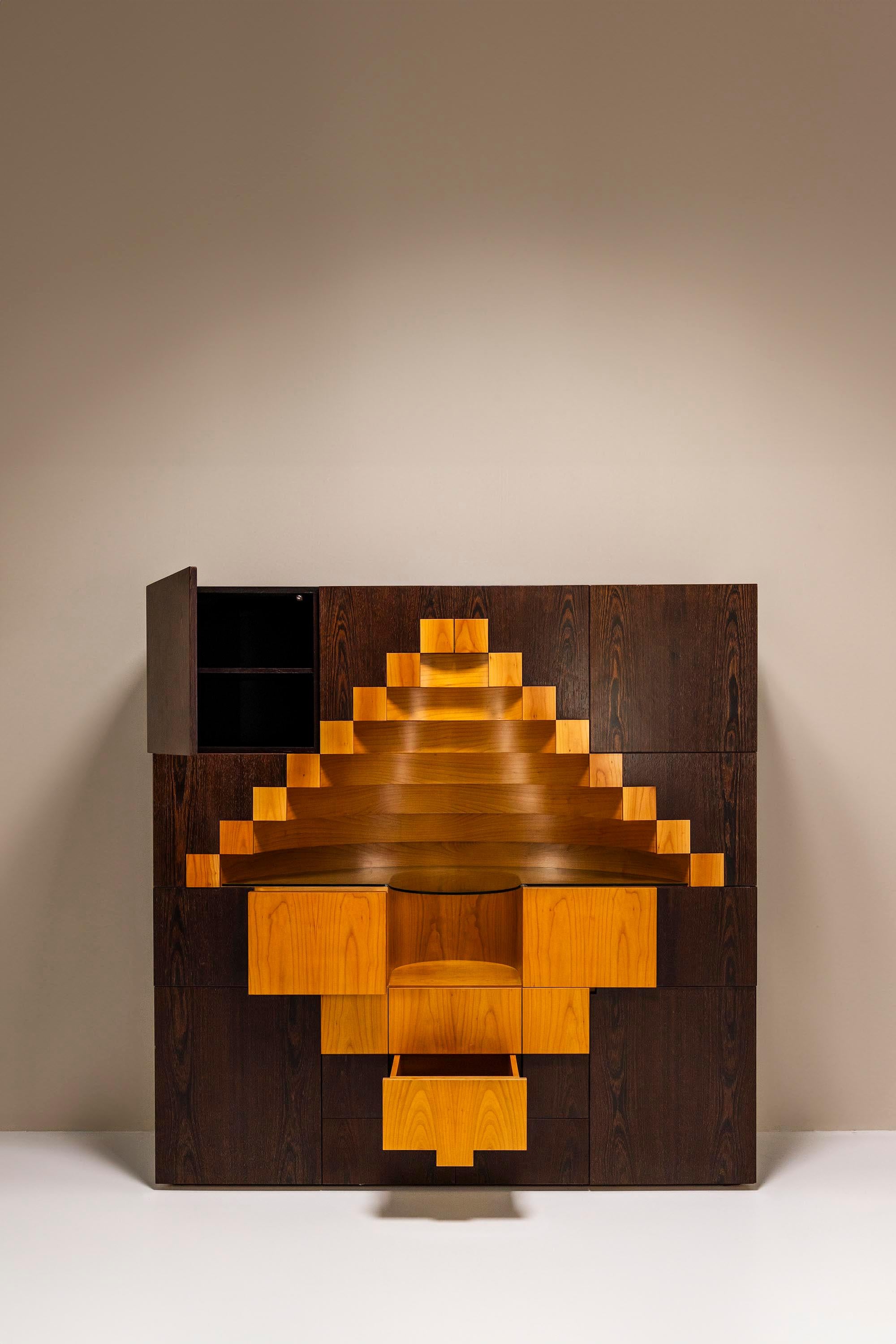 Ferdinando Meccani “Corinto” Sideboard In Wengé And Stained Oak, Italy 1978 In Good Condition For Sale In Hellouw, NL