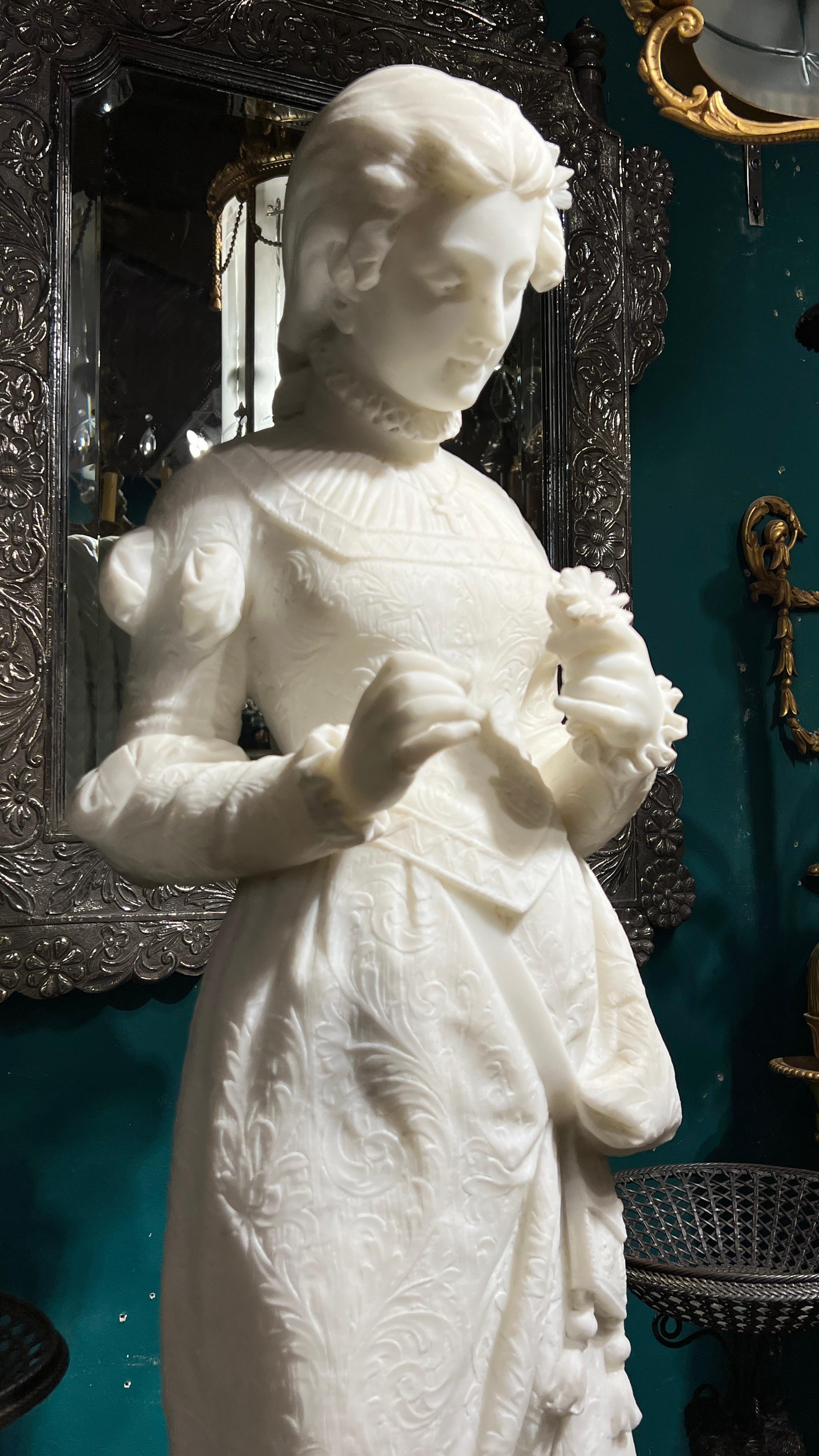 Ferdinando Vichi Italian White Marble Sculpture of a Female In Good Condition For Sale In New York, NY