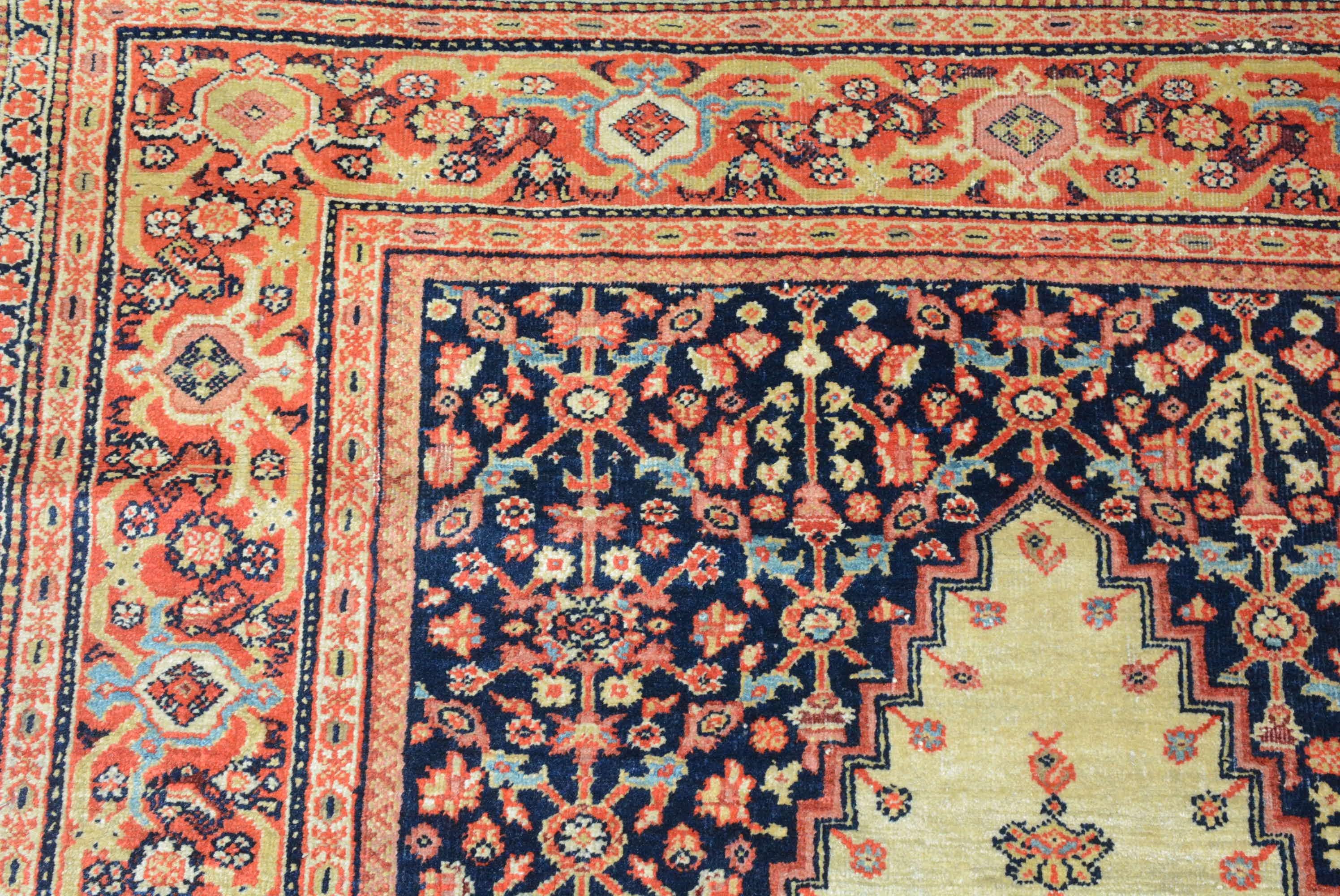 Fereghanischer Teppich (Sarouk Farahan) im Angebot