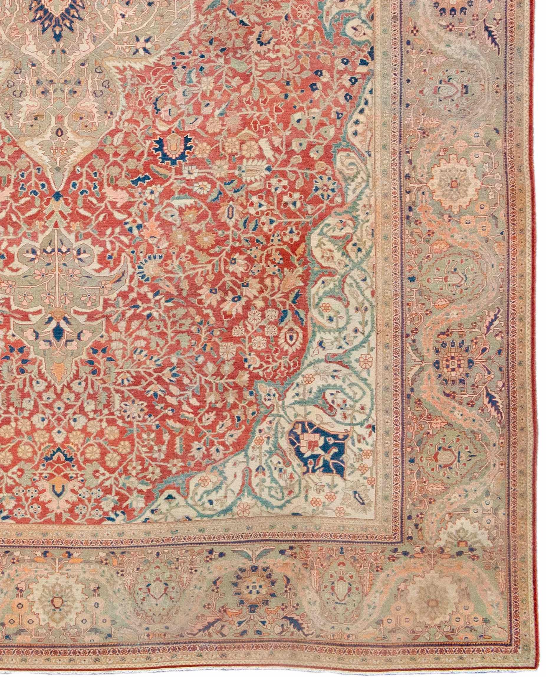 Persian Fereghan Sarouk carpet. Measures: 11'7