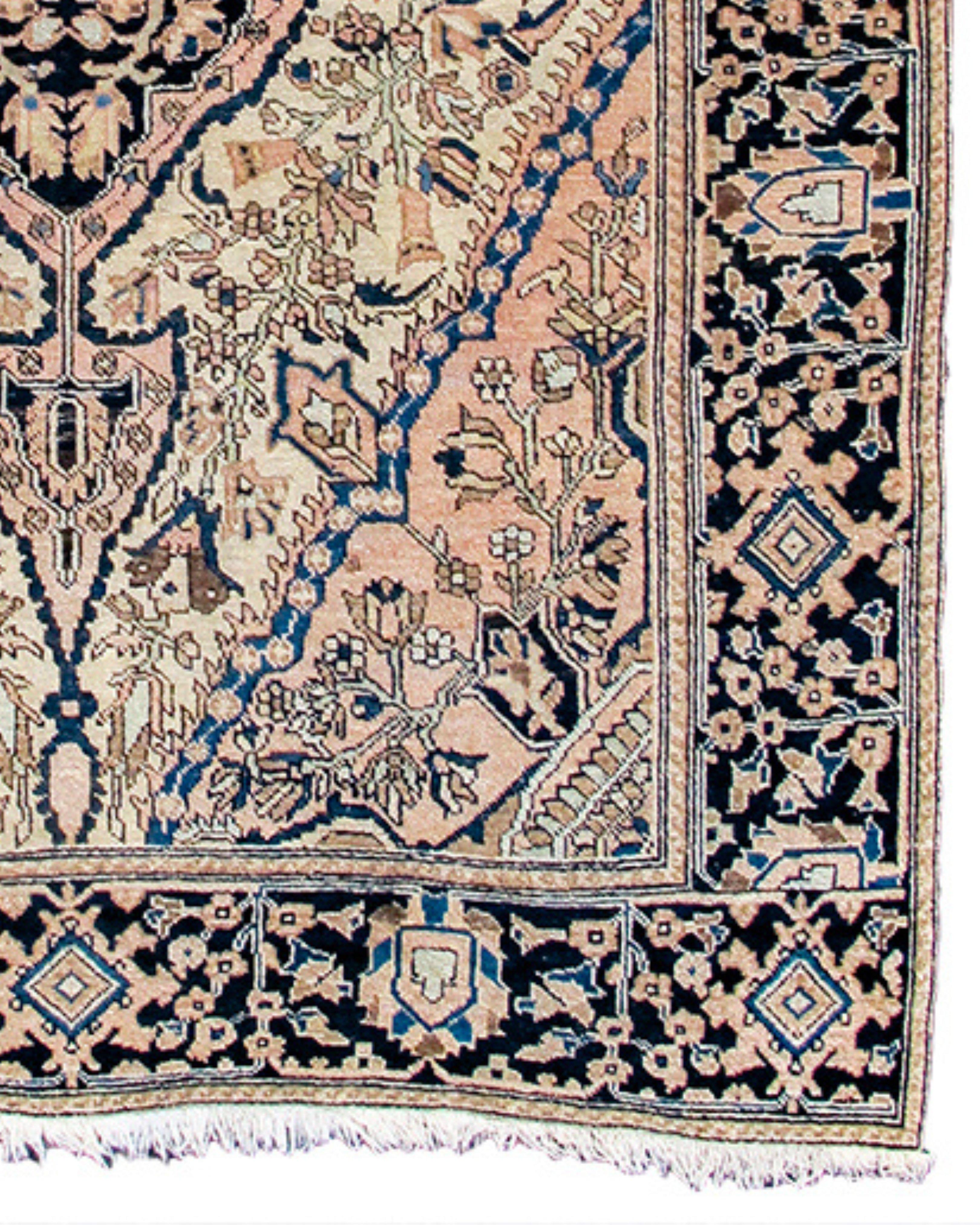 Fereghan Sarouk Rug, c. 1900 In Excellent Condition For Sale In San Francisco, CA