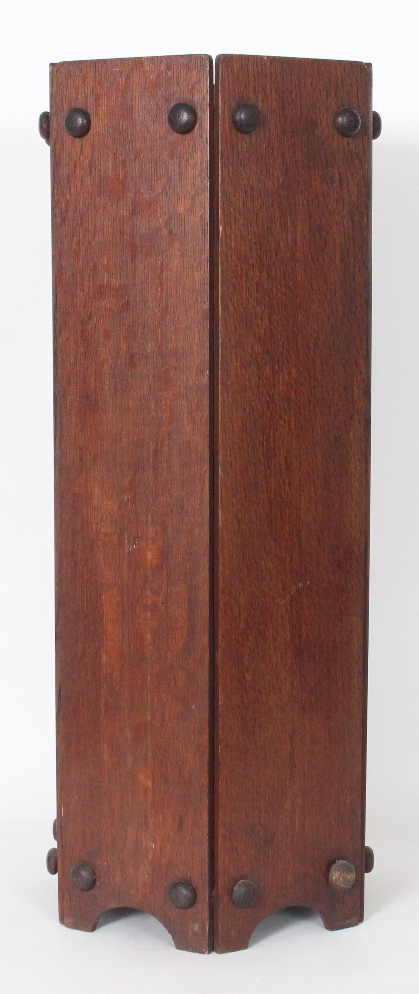 Ferguson Bros. Arts & Crafts Hexagonal Oak Umbrella Stand, Cane Stand, C. 1910 en venta 2