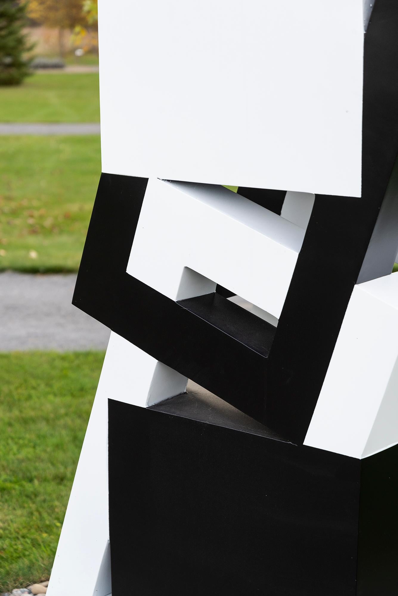 Paradox - negra, blanca, interior/exterior, contemporánea, escultura de acero inoxidable en venta 6
