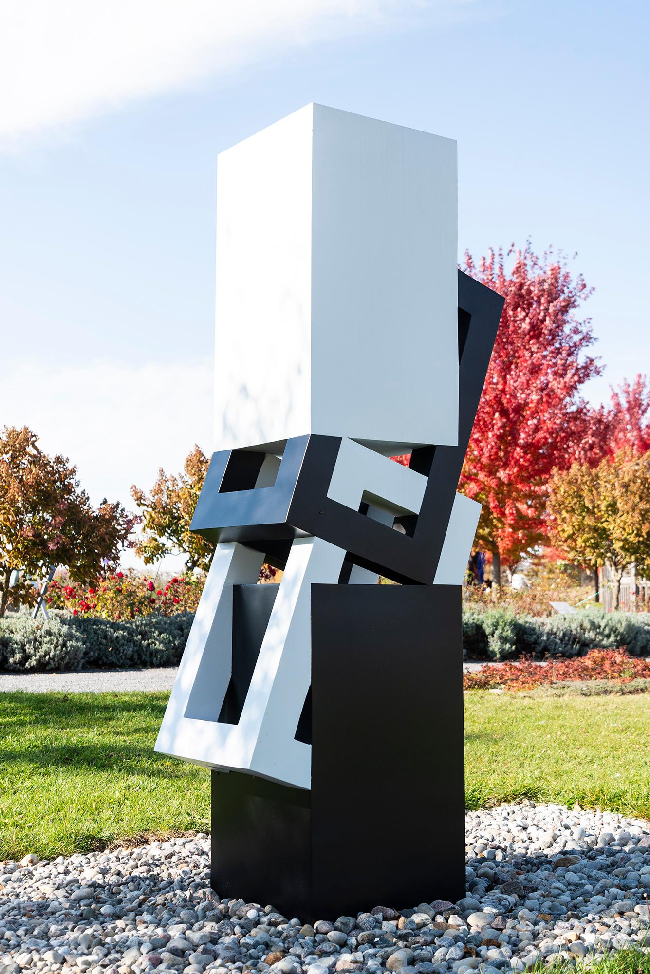 Abstract Sculpture de Ferhat Özgür Görel - Paradox - negra, blanca, interior/exterior, contemporánea, escultura de acero inoxidable