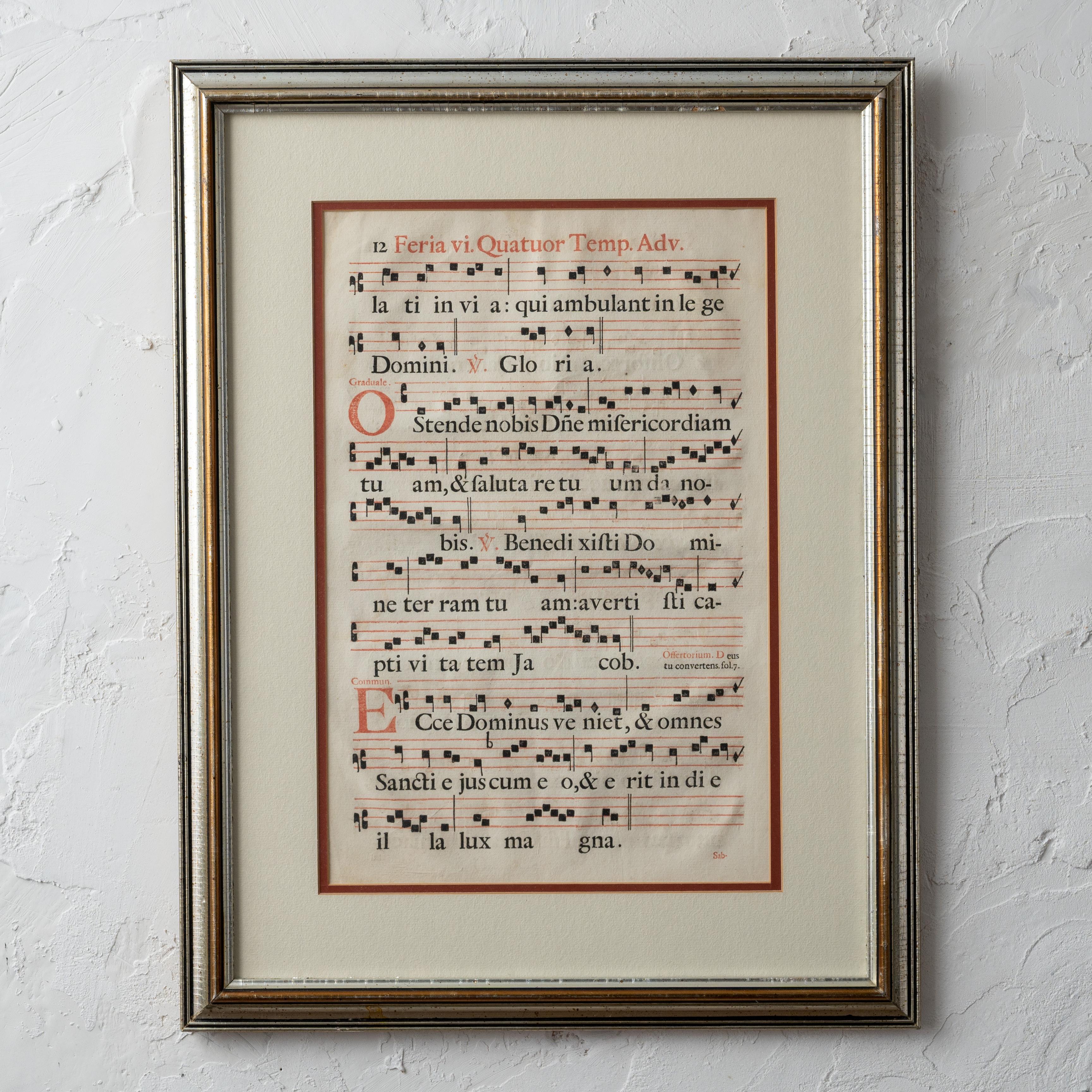 Una página de partitura del siglo XVI de la Feria VI Quatuor Temporum Adventus o Viernes de Ceniza de Adviento.

vista: 11 ½ por 17 ½ pulgadas
marco: 19 ½ por 25 ½ pulgadas

