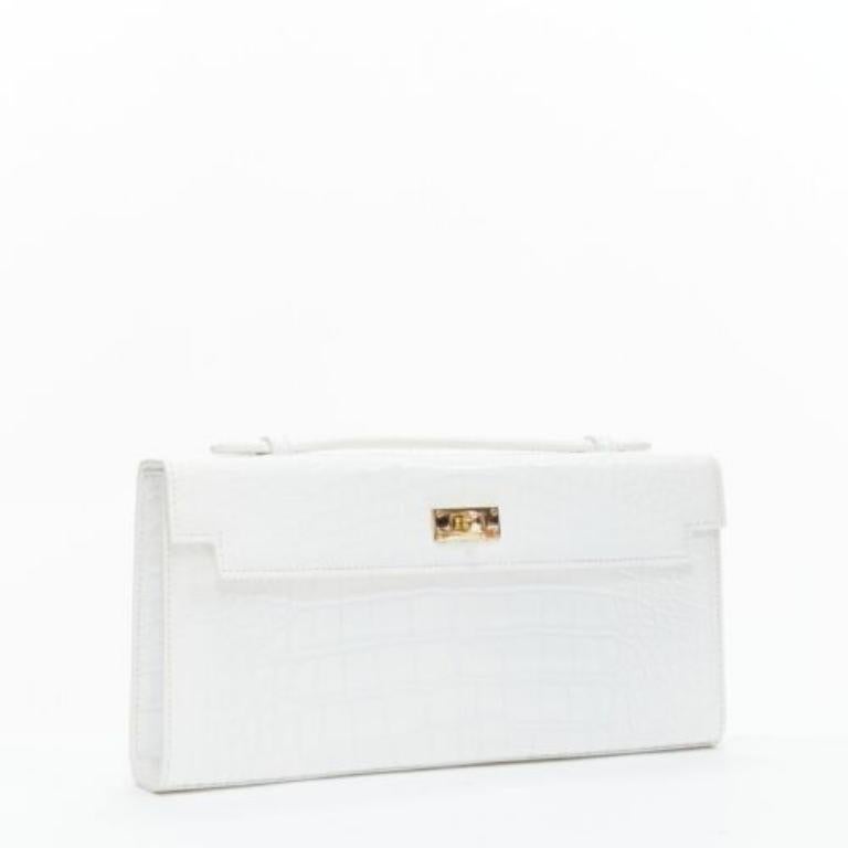 Gris FERIDA YANG Pochette à long rabat sur mesure en cuir écaillé blanc mat avec boucle dorée en vente