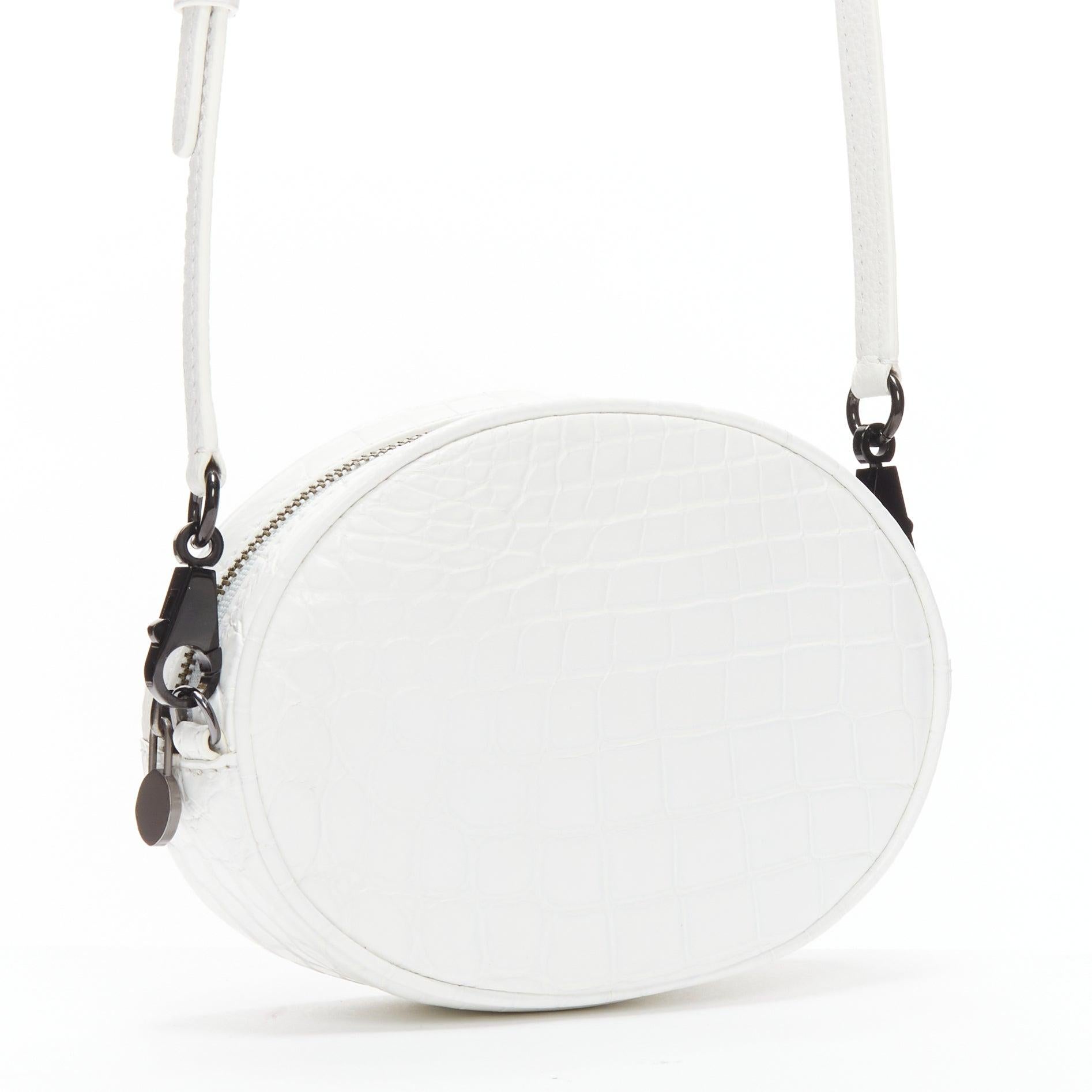 FERIDA YANG Emma white matte scaled leather oval crossbody belt bag In Excellent Condition For Sale In Hong Kong, NT