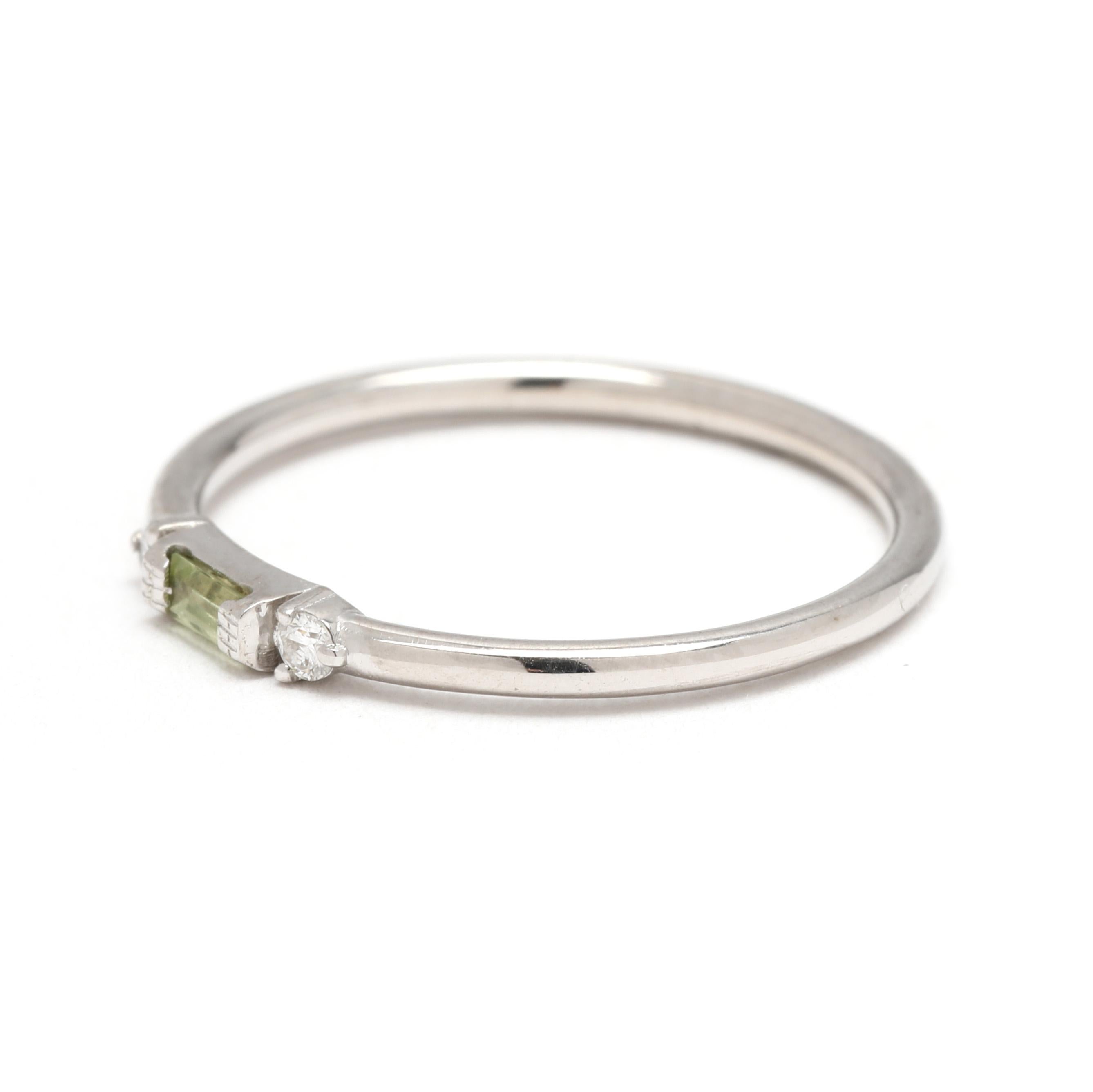 Ferkos Bague péridot et diamant, or blanc 14k, taille 4.75 Bon état - En vente à McLeansville, NC
