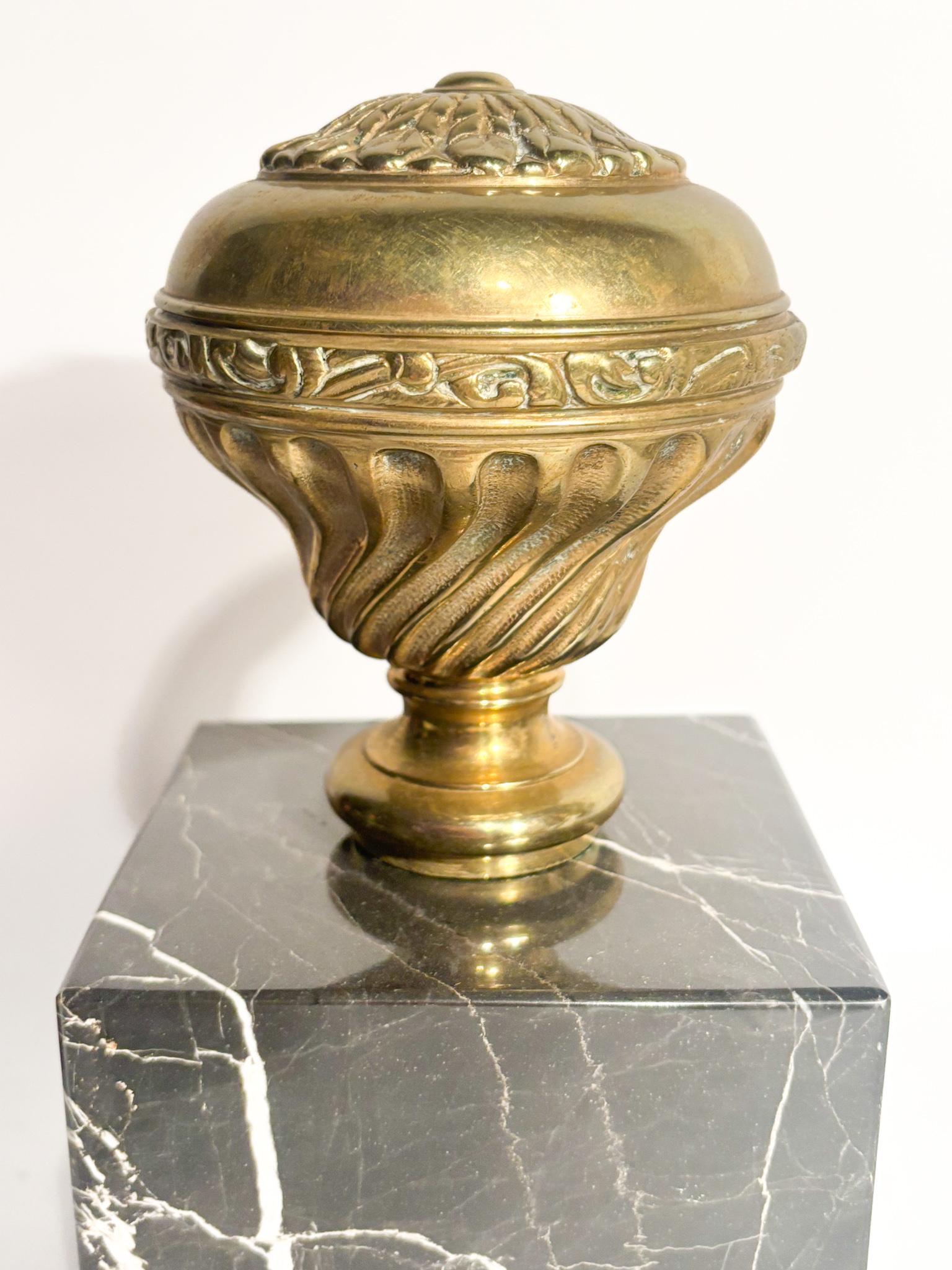 Fermaporta in Marmo Nero e Bronzo Anni 50 in vendita 2