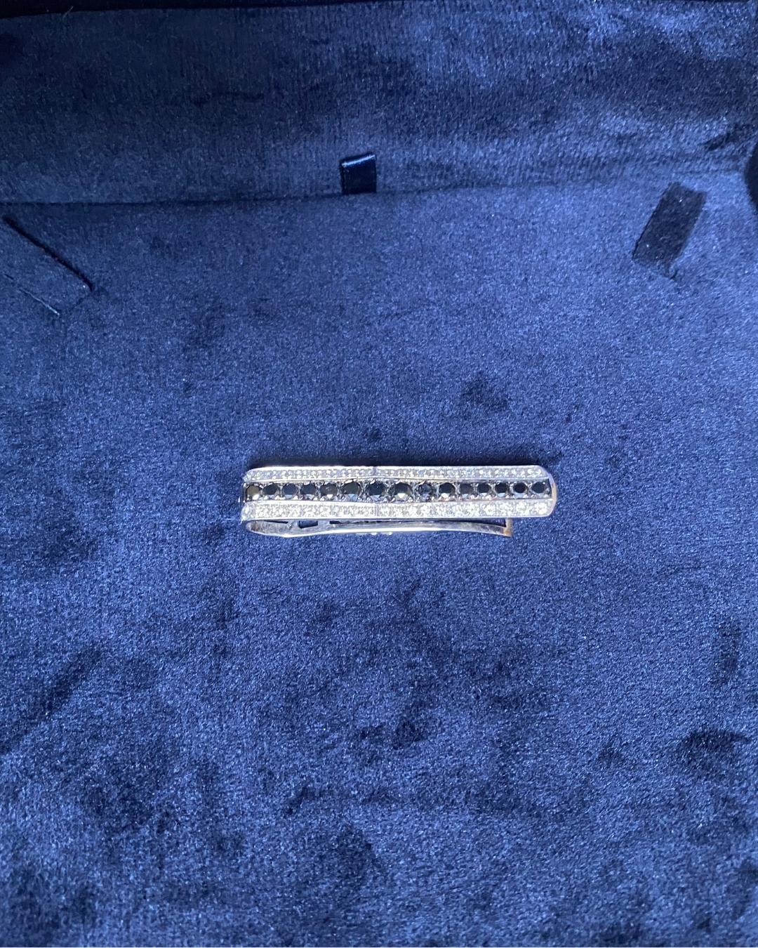 Pinces à billets en or avec diamants noirs et blancs en vente 5