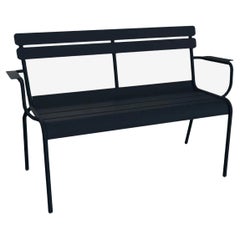 Fermob - Luxembourg 2-Sitzer Gartenbank mit Armlehnen - Tiefblau