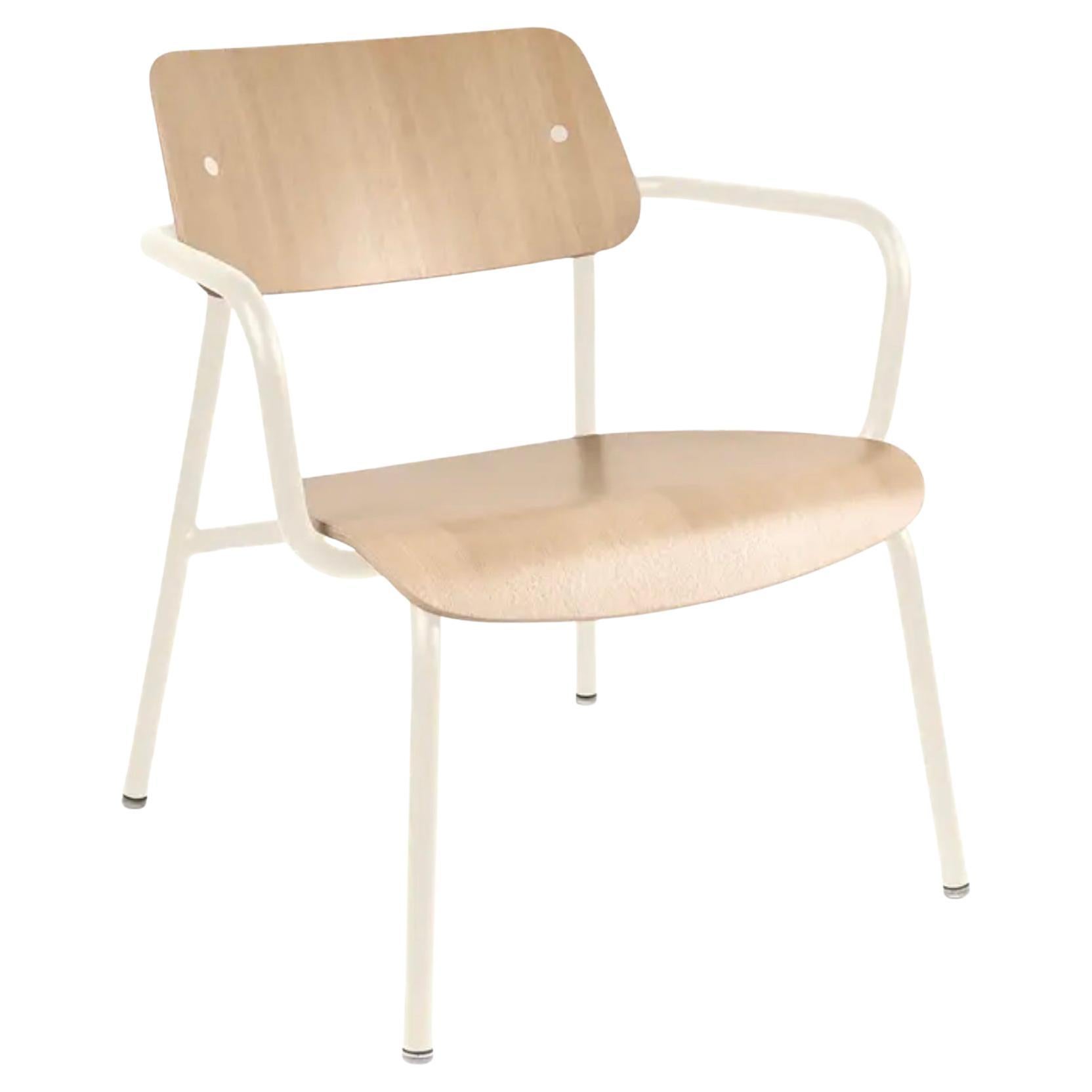Fermob – STUDIE Oak Lounge Armchair - Latte beige in vendita