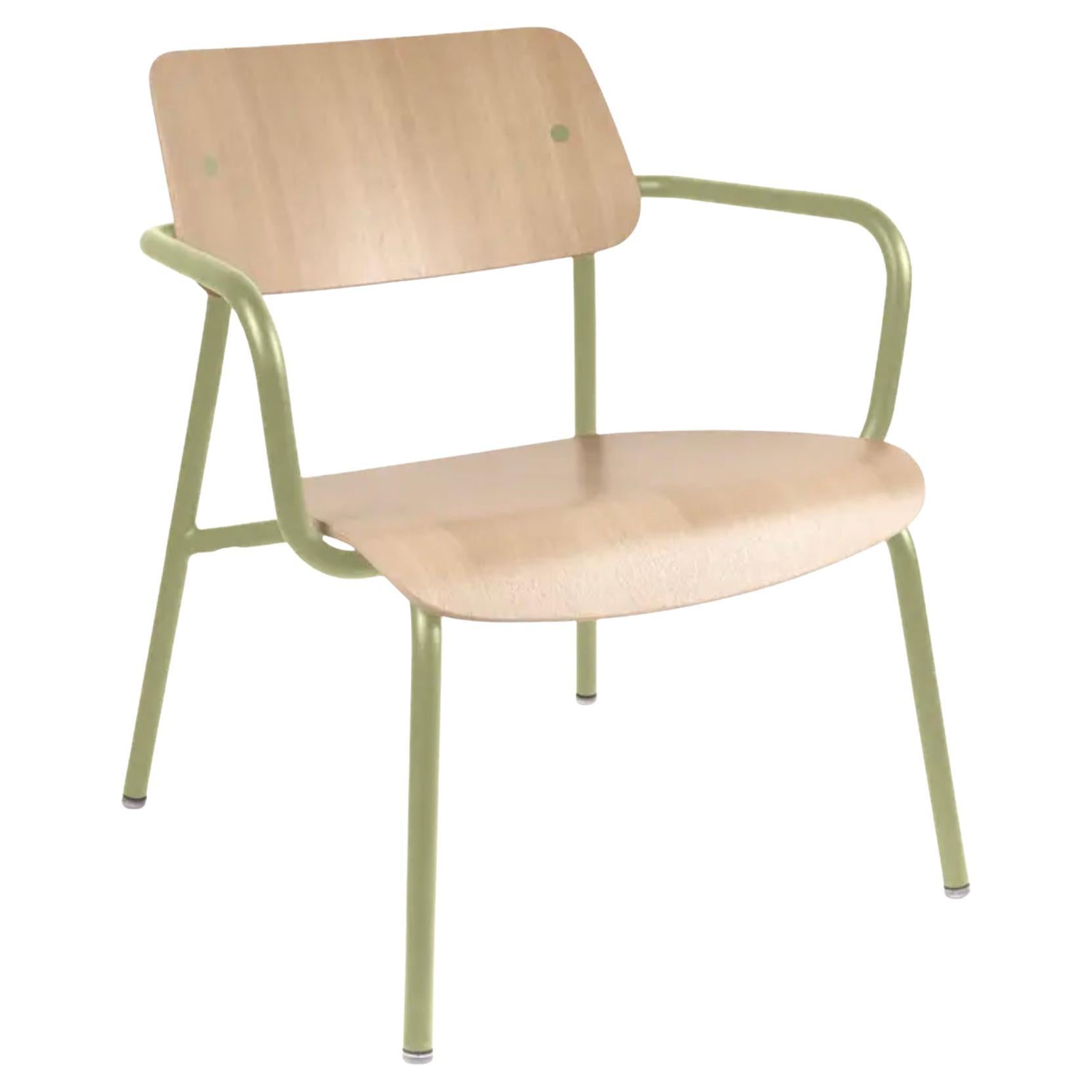 Fermob – STUDIE Oak Lounge Armchair - Willow Green in vendita