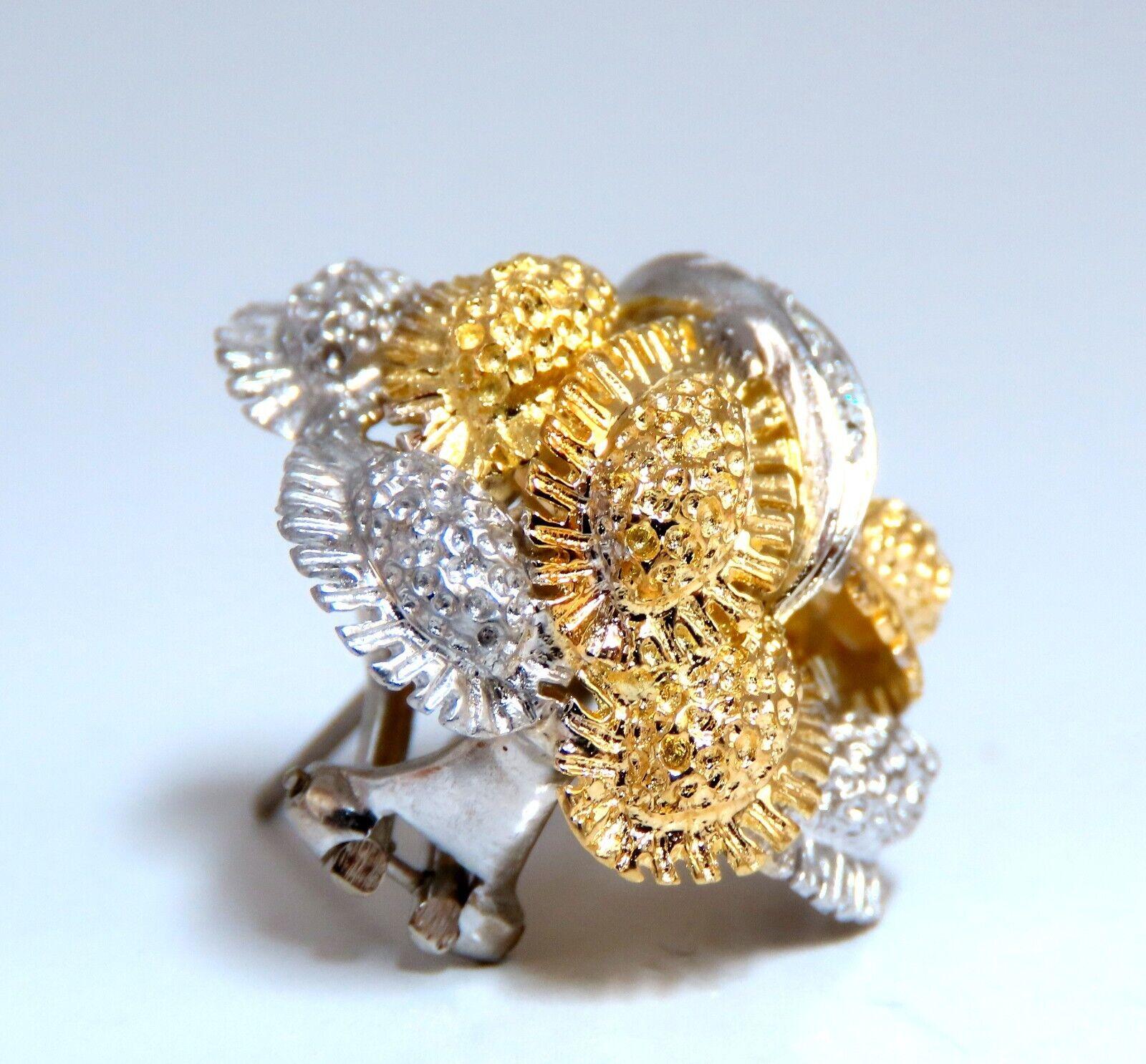 Boucles d'oreilles clips à diamants en forme de boules de fleurs 14kt Neuf - En vente à New York, NY