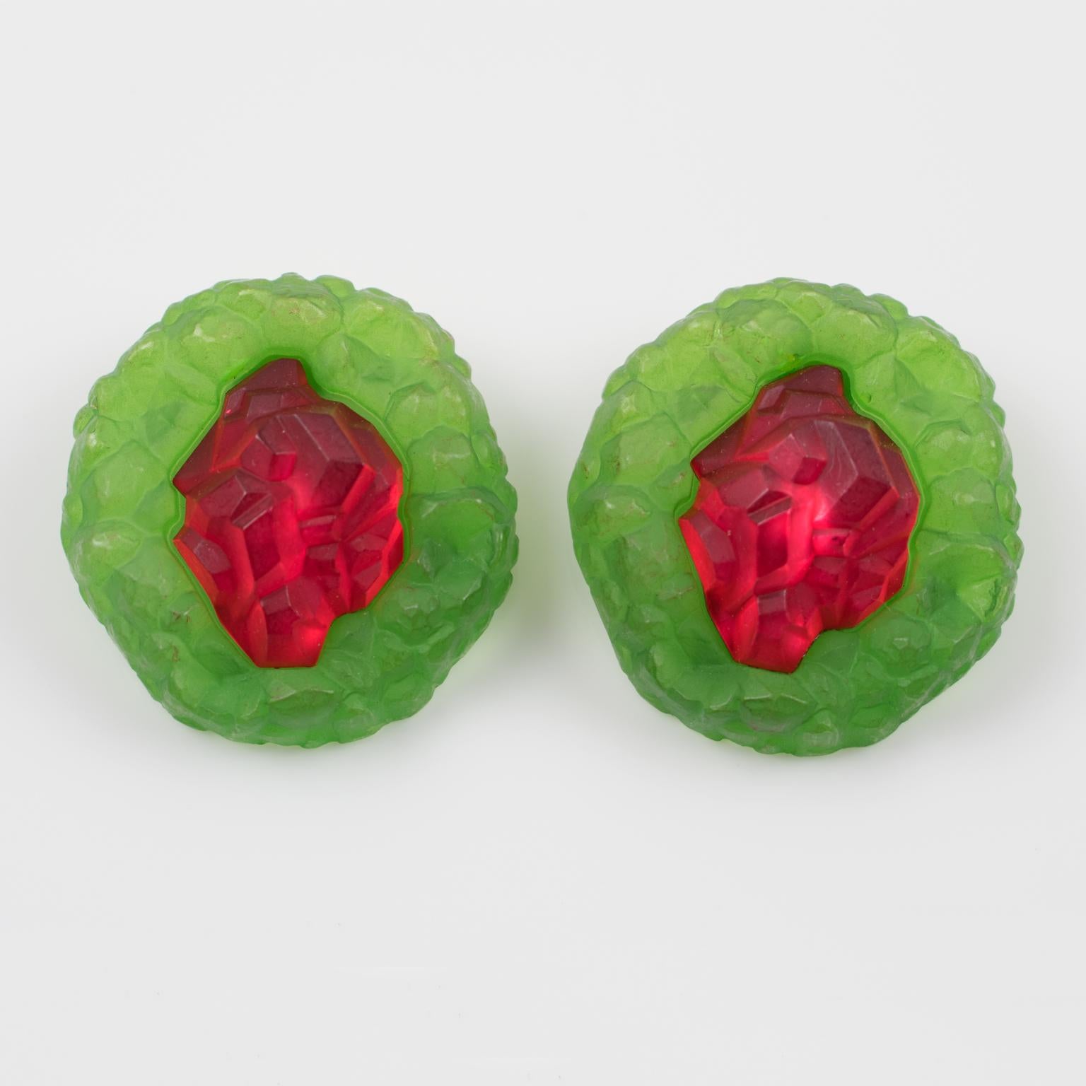 Modern Fern Green and Ruby Red Rock-Shaped Lucite Clip Earrings For Sale