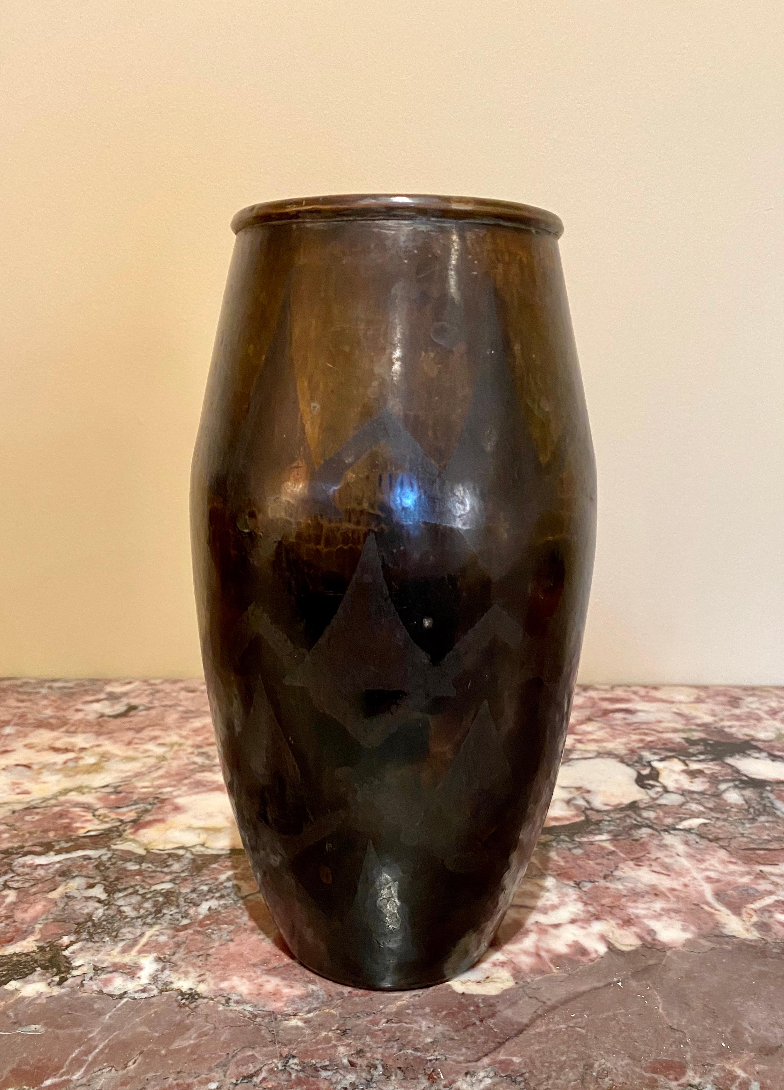 Fernand GRANGE, Large Ovoid Vase In Dinanderie, Brass and Copper, 20th Century For Sale 6