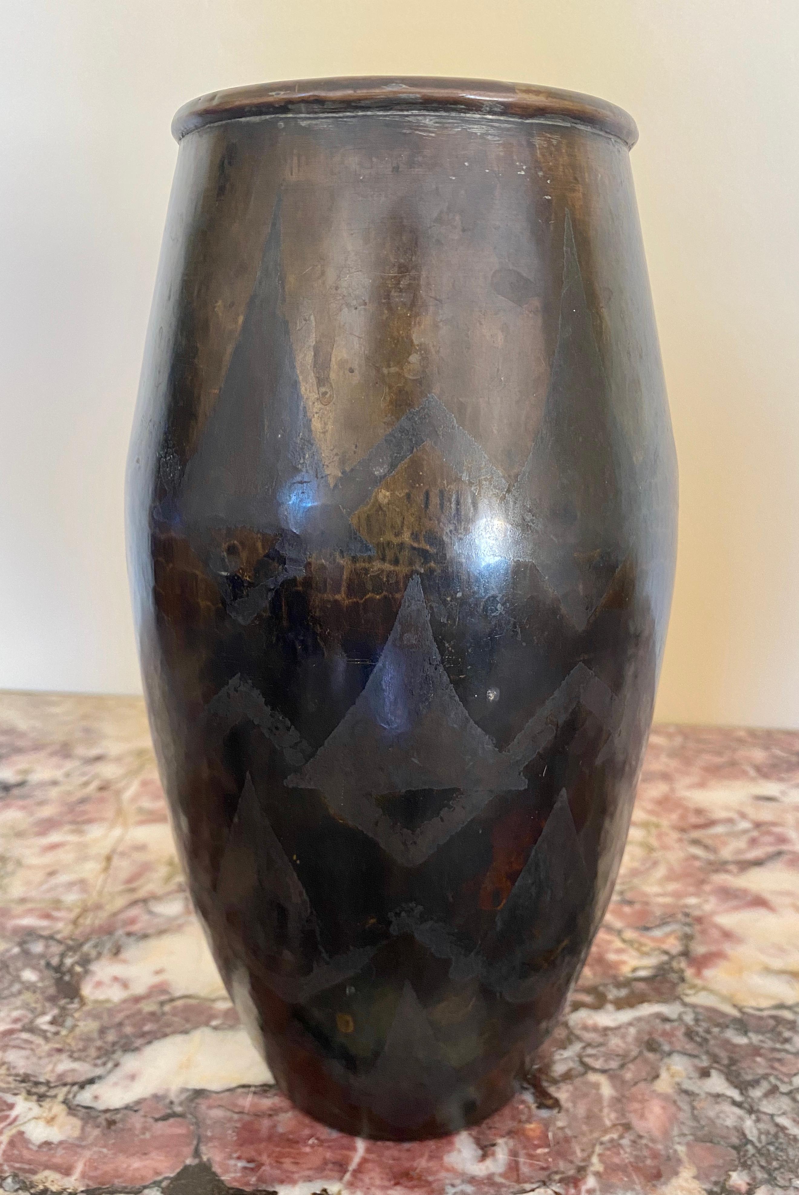 Fernand GRANGE, Grand Vase Ovoïde en Dinanderie, Laiton et Cuivre, 20ème siècle en vente 4
