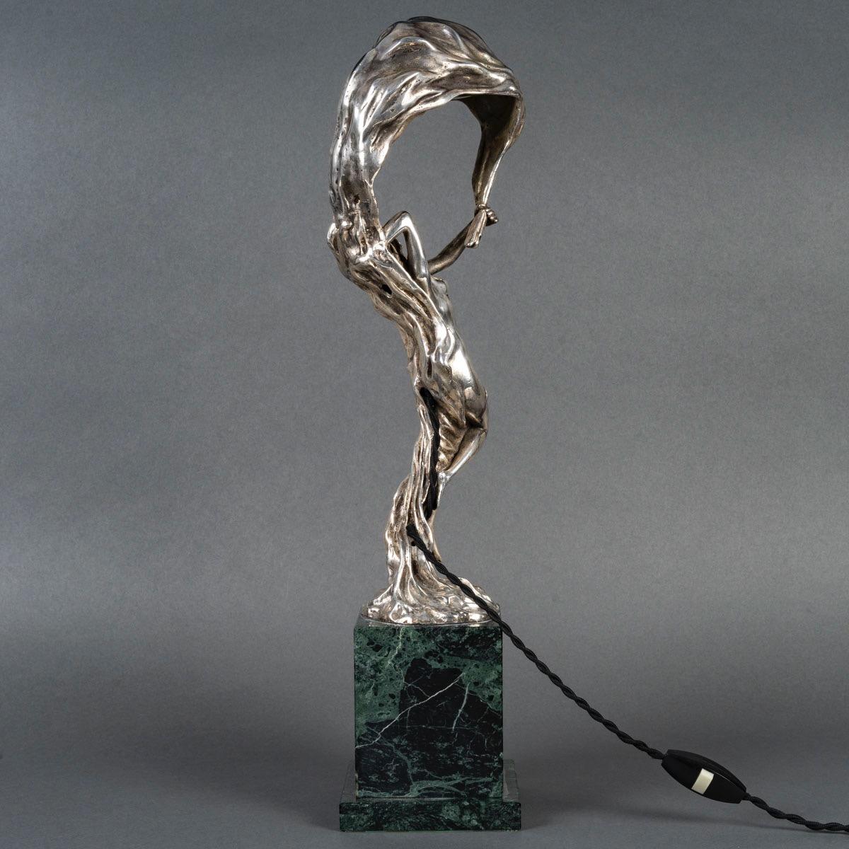 Fernand Ouillon-Carrère (1879-1959) Lámpara Loïe Fuller A Veilleuse de bronce, c.1900 en Excelente estado para la venta en Saint-Ouen, FR