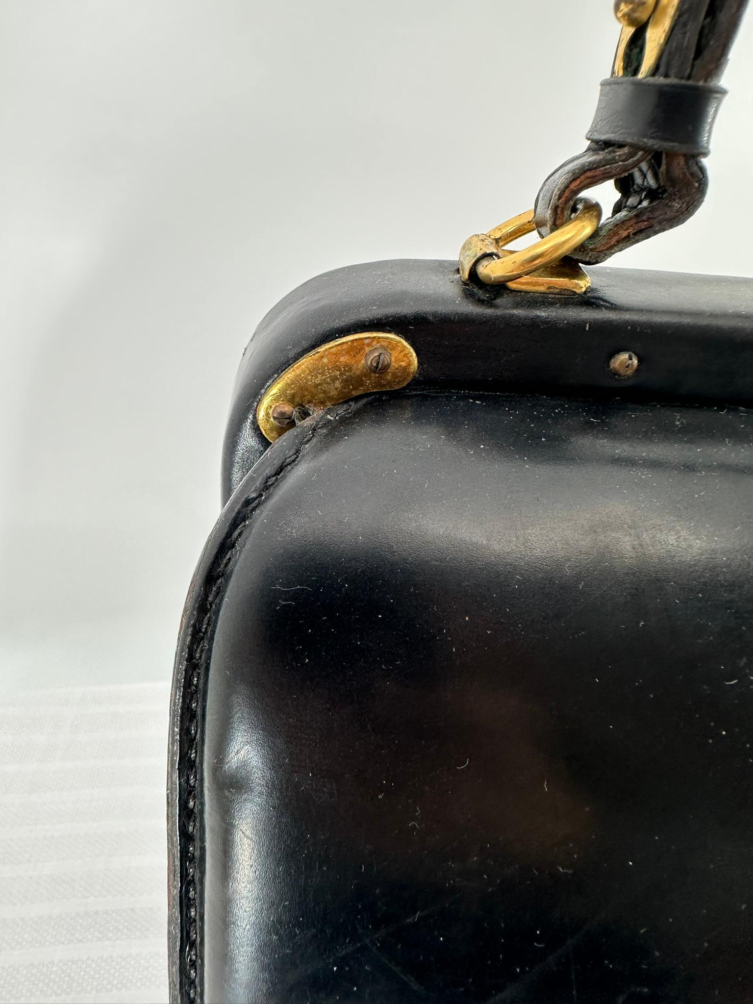 Fernande DesGranges Paris Chocolate Brown Leather GH Watch & Chain Handbag 1950s Unisexe en vente