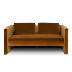 Canapé deux places Fernandine, laiton et COM, Insidherland de Joana Santos Barbosa