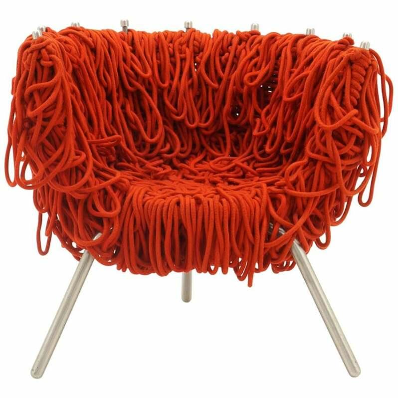 Vermelha armchair designed by Fernando and Humberto Campana for Edra.
Epox painted steel frame. Seat in cotton and acrylic rope in the red colors. Satin aluminum feet.
  